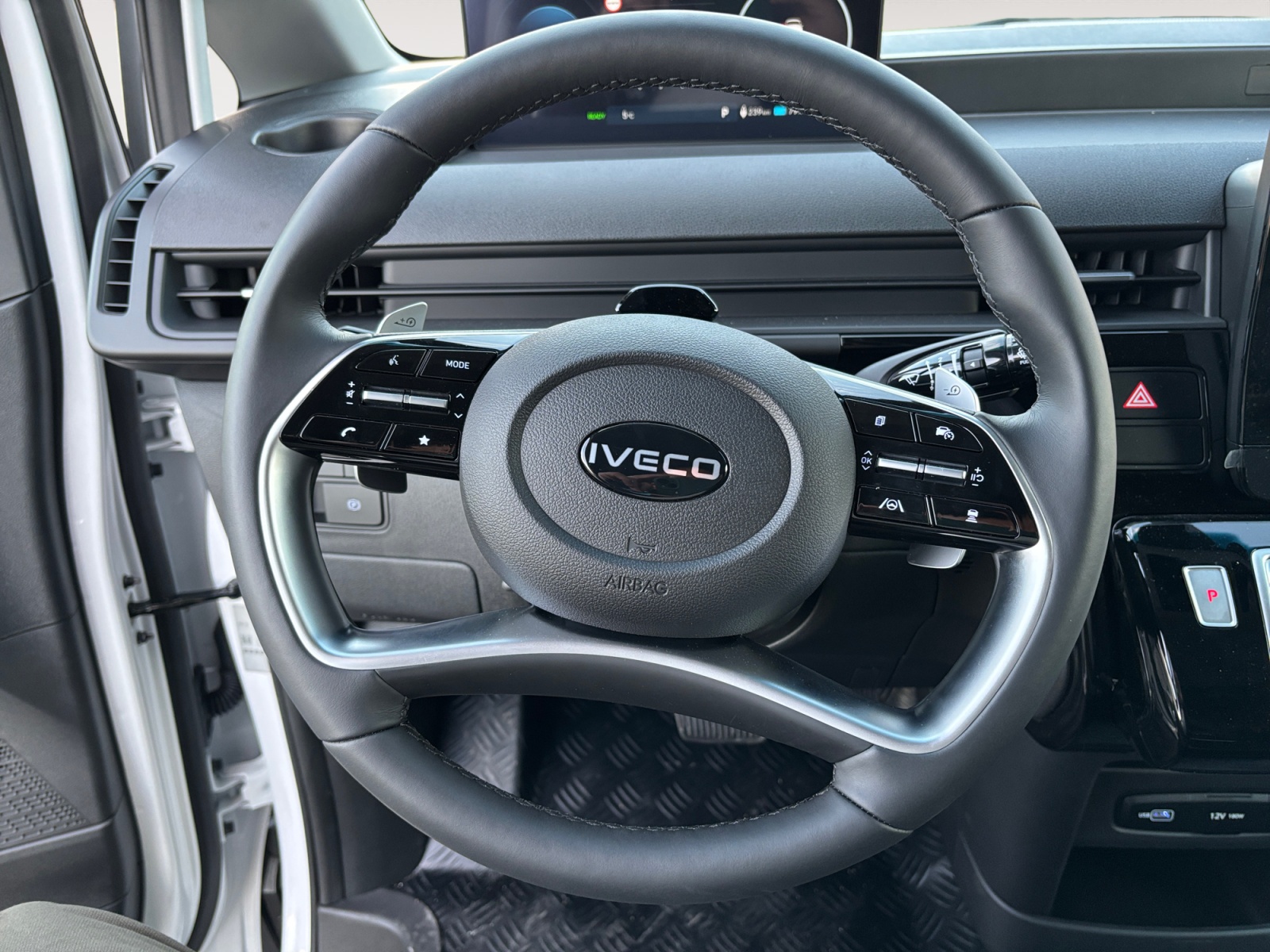 IVECO eMOOVY mit FABA KIPPER K4 2700-image-7