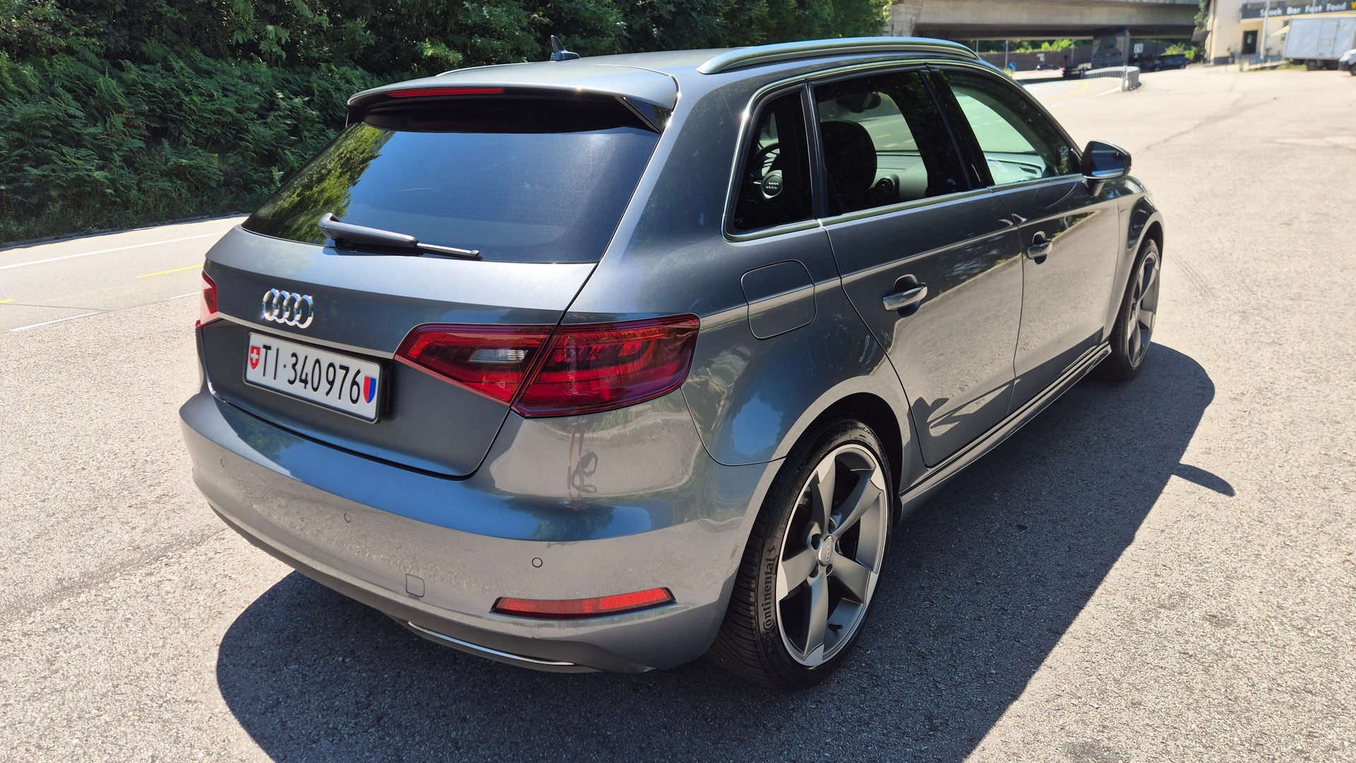 AUDI E-Tron-image-2