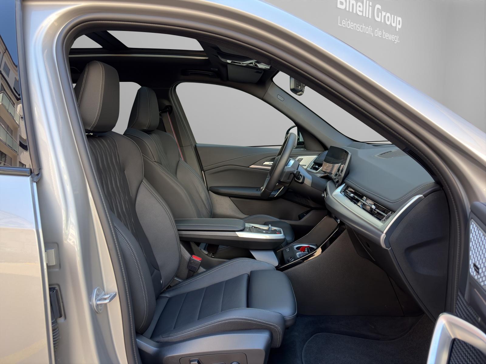 BMW iX1 30 xDrive M-SportPaket Pro-image-18
