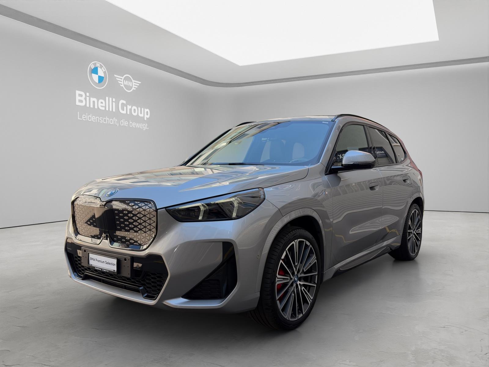 BMW iX1 30 xDrive M-SportPaket Pro-image-0