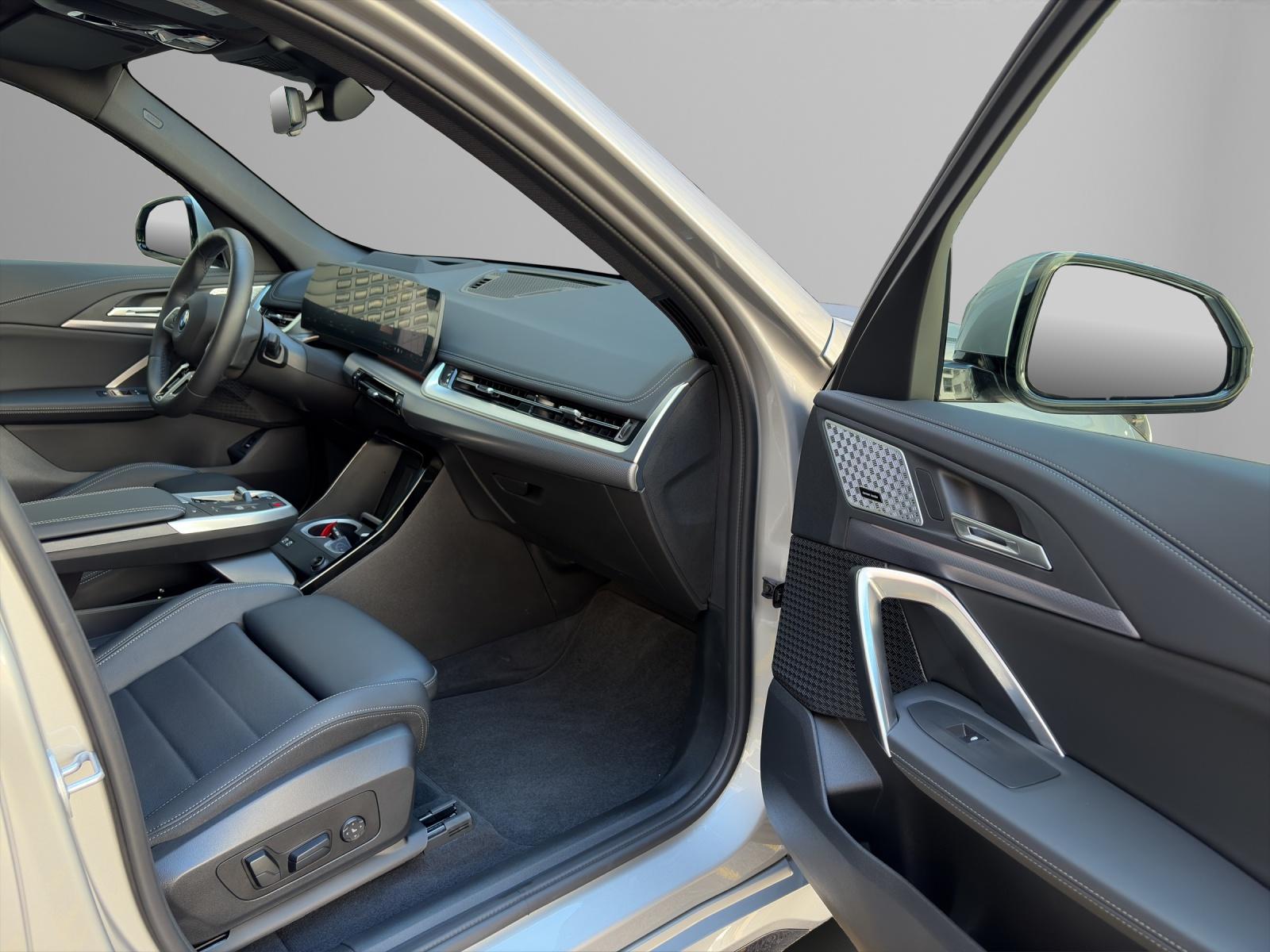 BMW iX1 30 xDrive M-SportPaket Pro-image-19