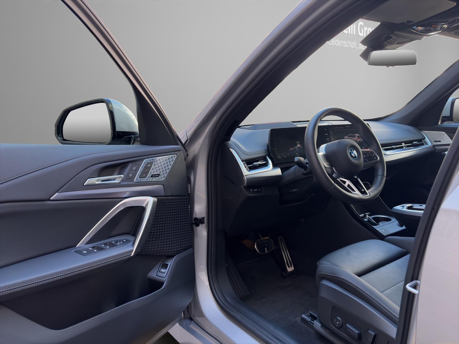 BMW iX1 30 xDrive M-SportPaket Pro-image-10