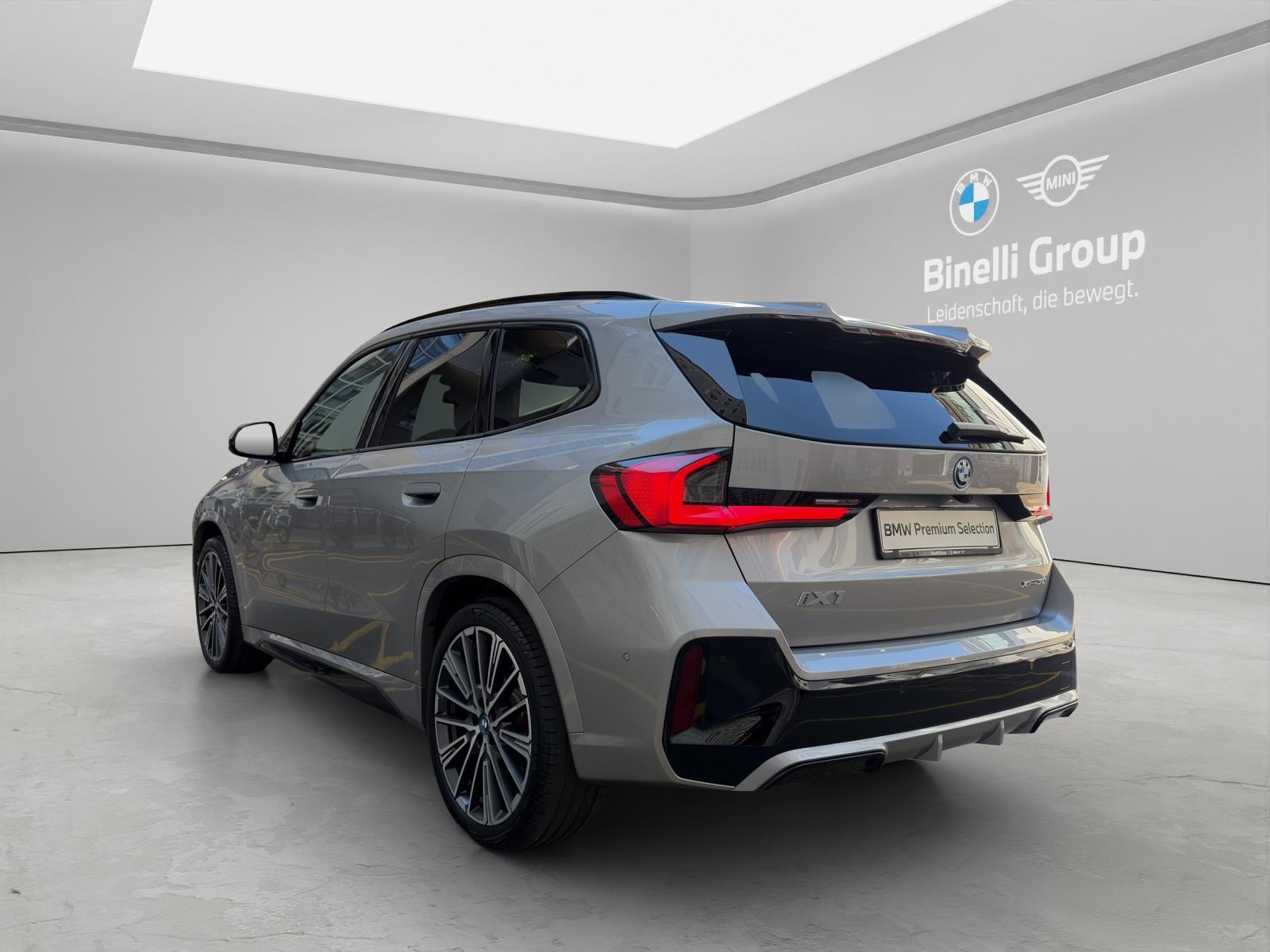 BMW iX1 30 xDrive M-SportPaket Pro-image-3