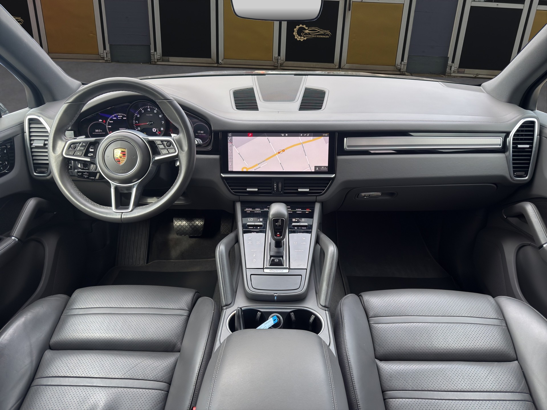 PORSCHE Cayenne 3.0 V6-image-10
