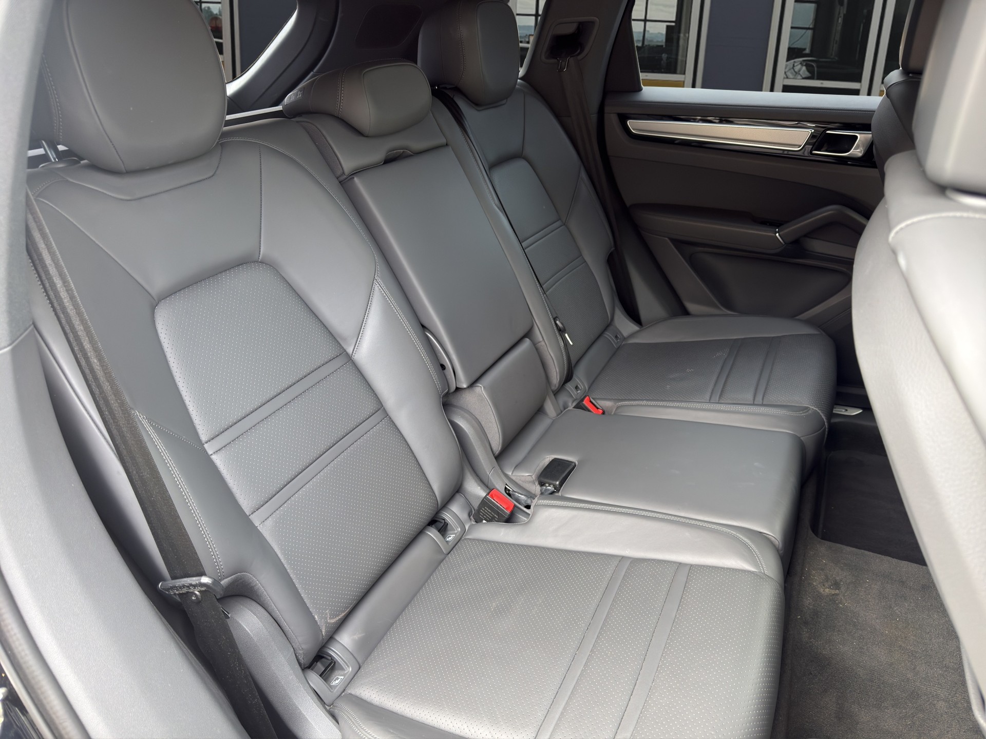 PORSCHE Cayenne 3.0 V6-image-12