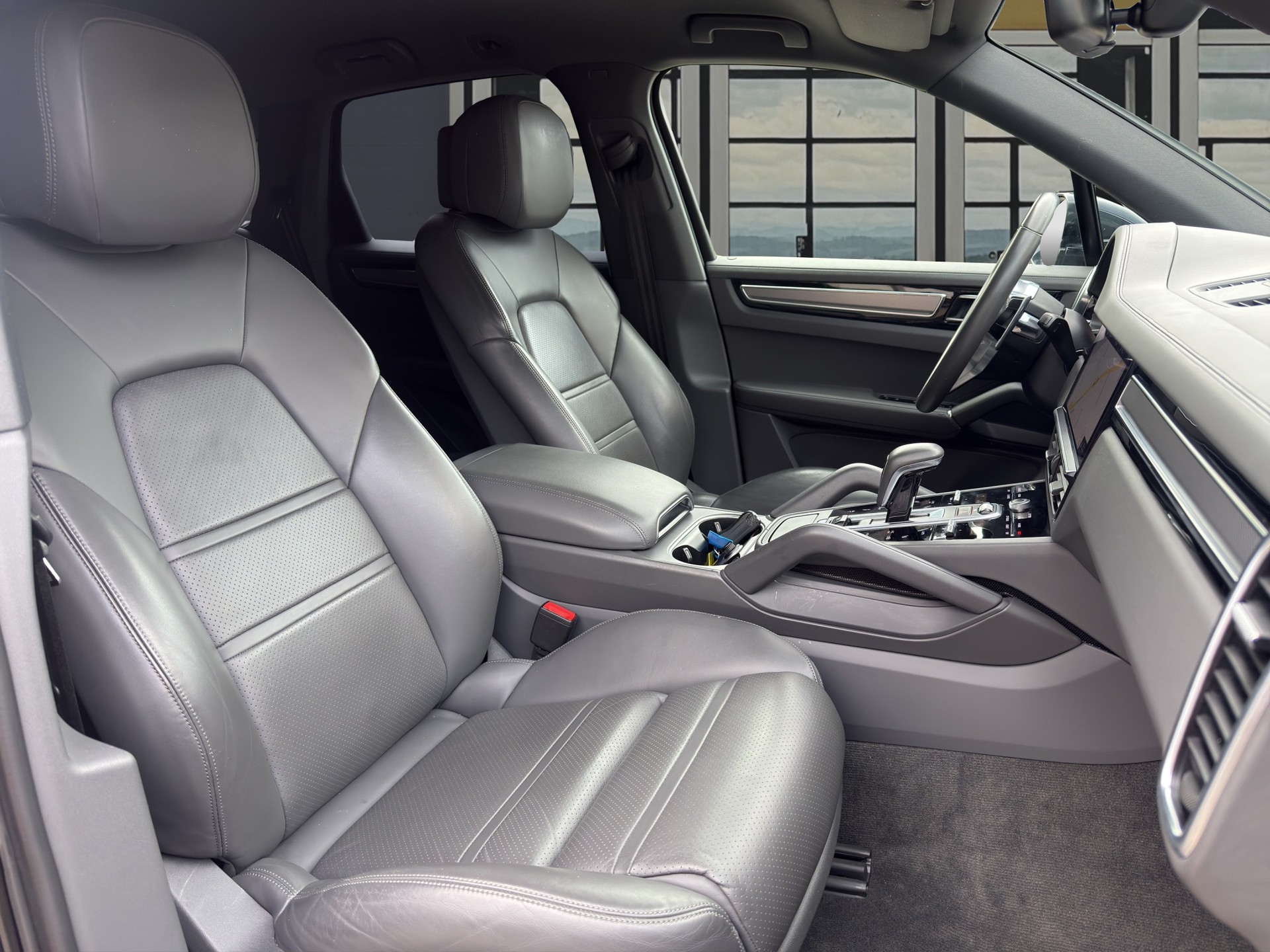 PORSCHE Cayenne 3.0 V6-image-9