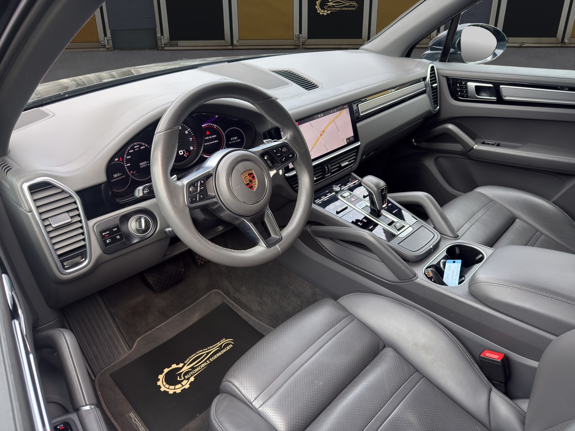 PORSCHE Cayenne 3.0 V6-image-8