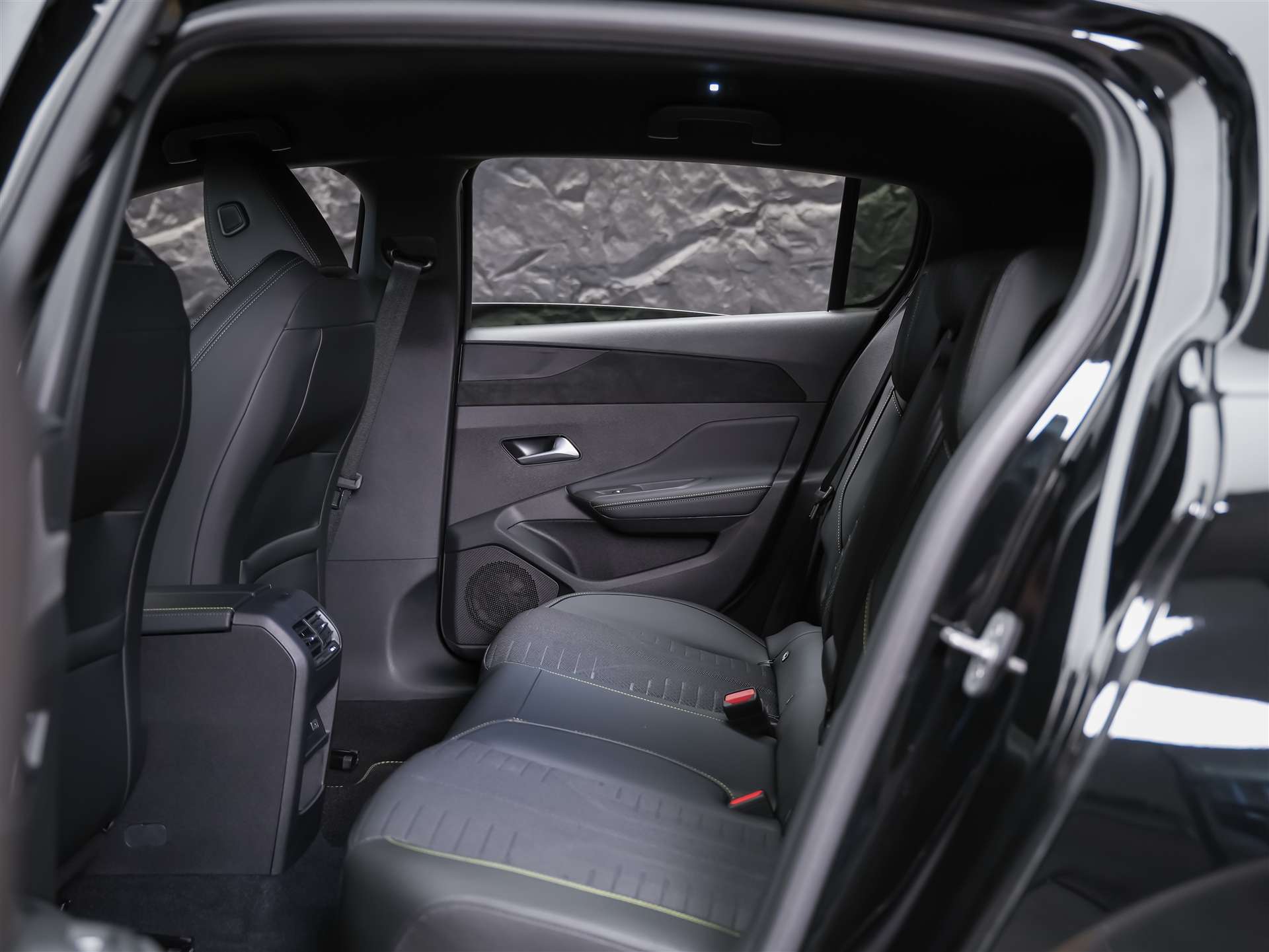 PEUGEOT 308 1.2 HEV 145 GT *Werksgarantie*Abstandsregler*-image-12
