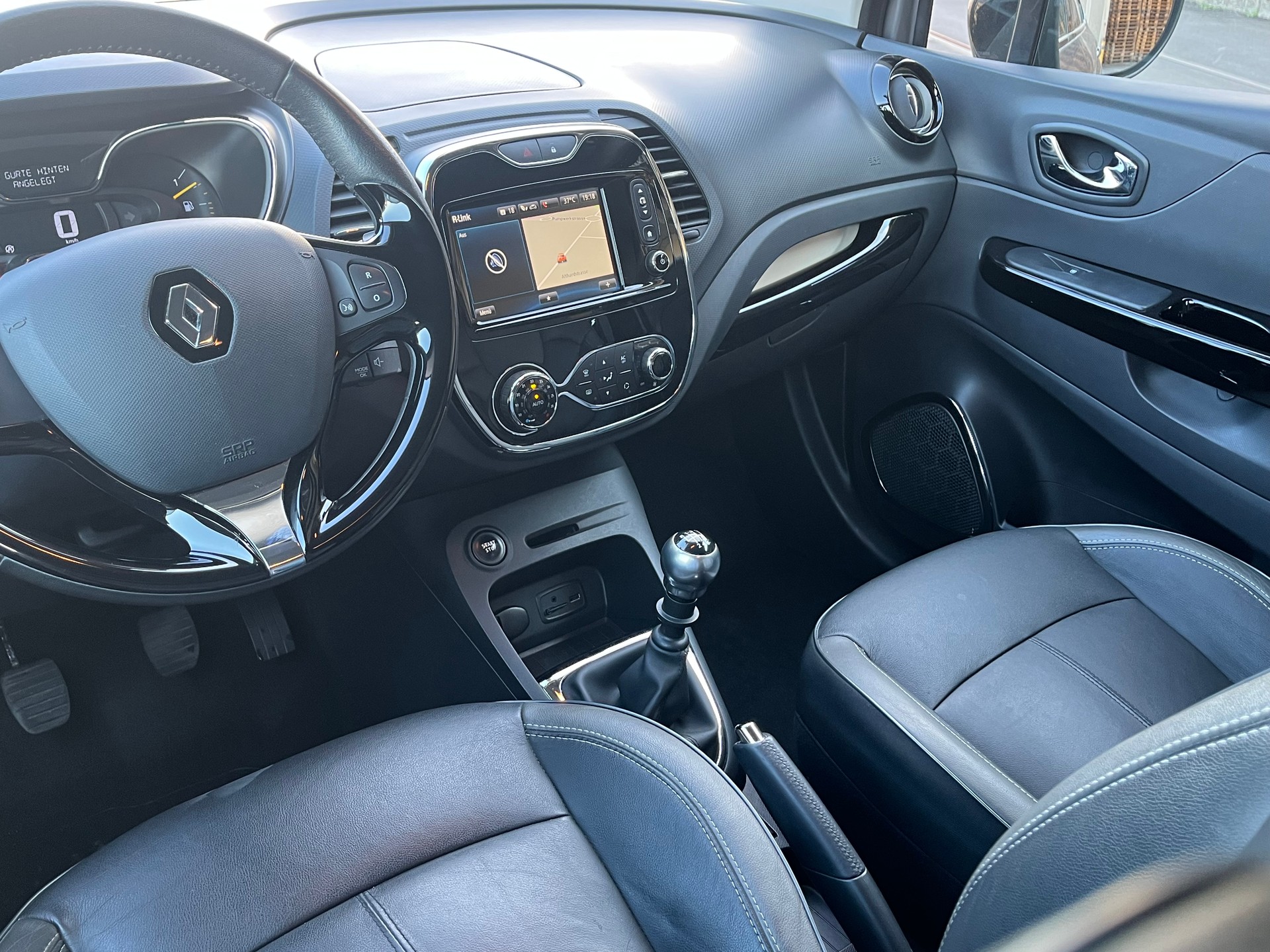 RENAULT Captur 1.5 dCi Privilège-image-10
