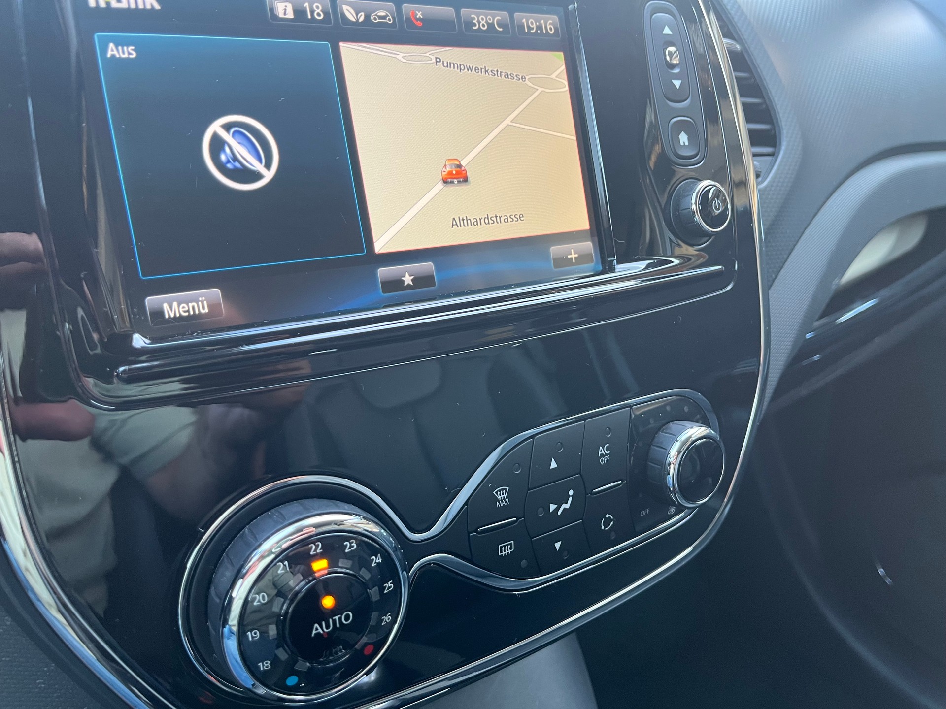 RENAULT Captur 1.5 dCi Privilège-image-14