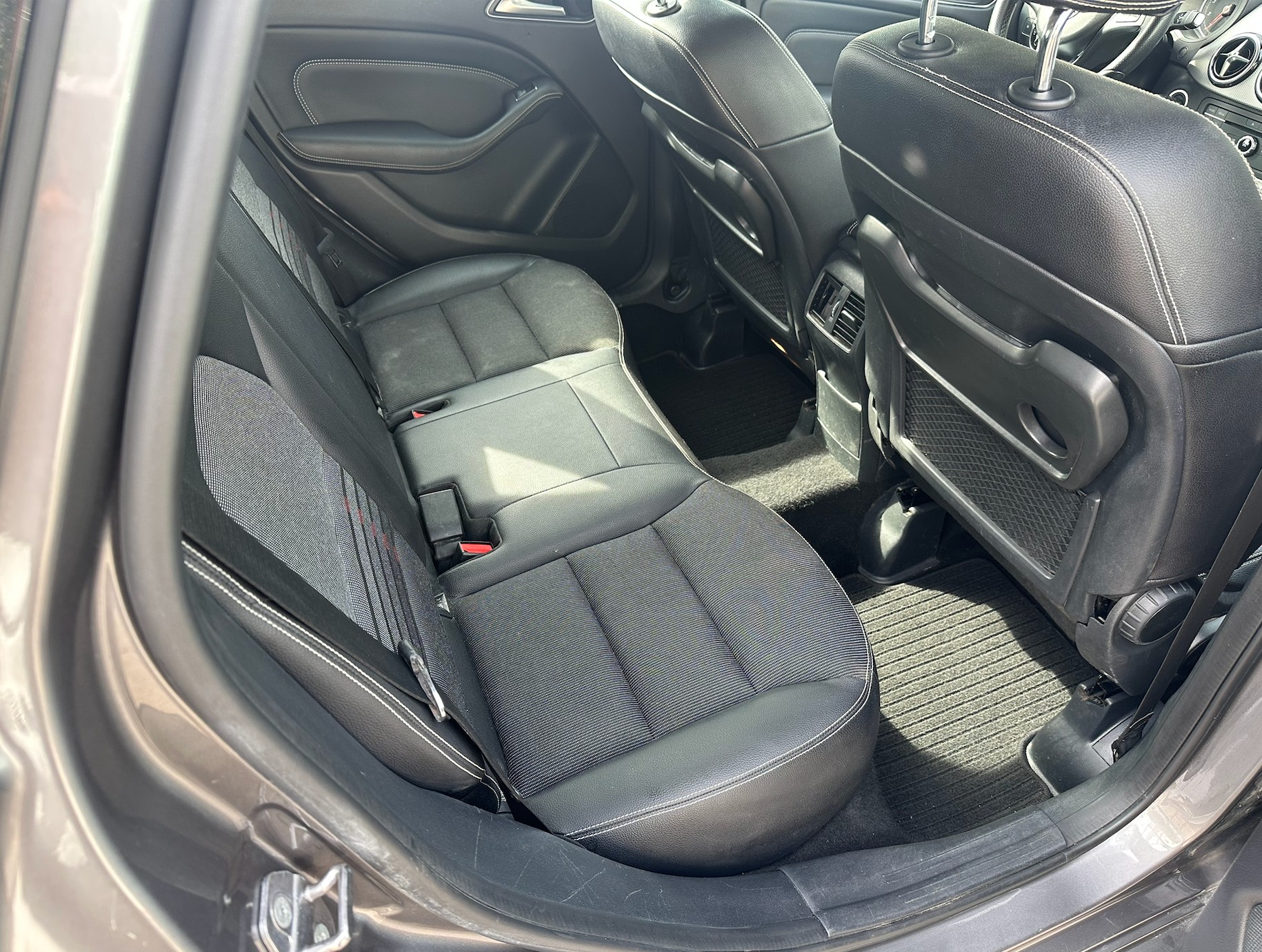 MERCEDES-BENZ B 220 AMG Line 4Matic 7G-DCT-image-13