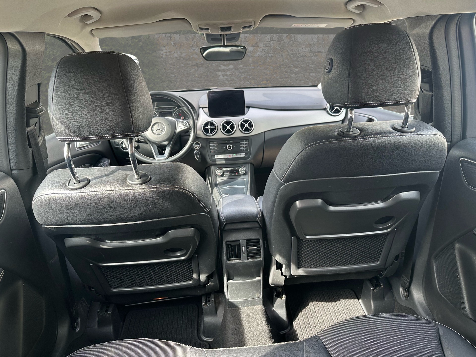 MERCEDES-BENZ B 220 AMG Line 4Matic 7G-DCT-image-10