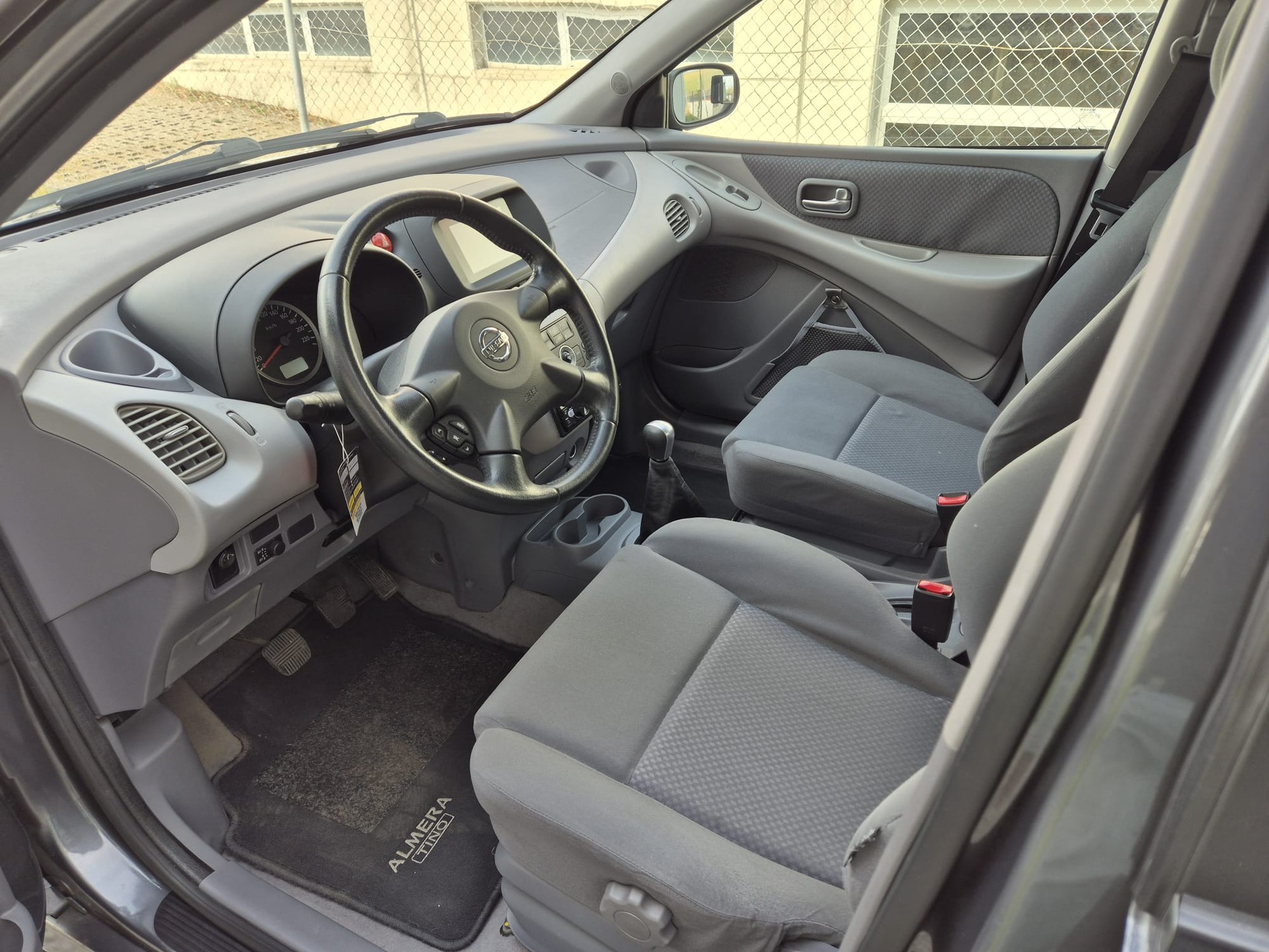 NISSAN Almera Tino 1.8 16V business-image-8