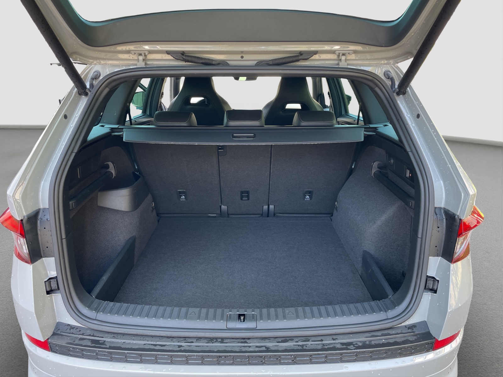 SKODA Kodiaq 2.0 TDI SCR SportLine 4x4 DSG-image-9