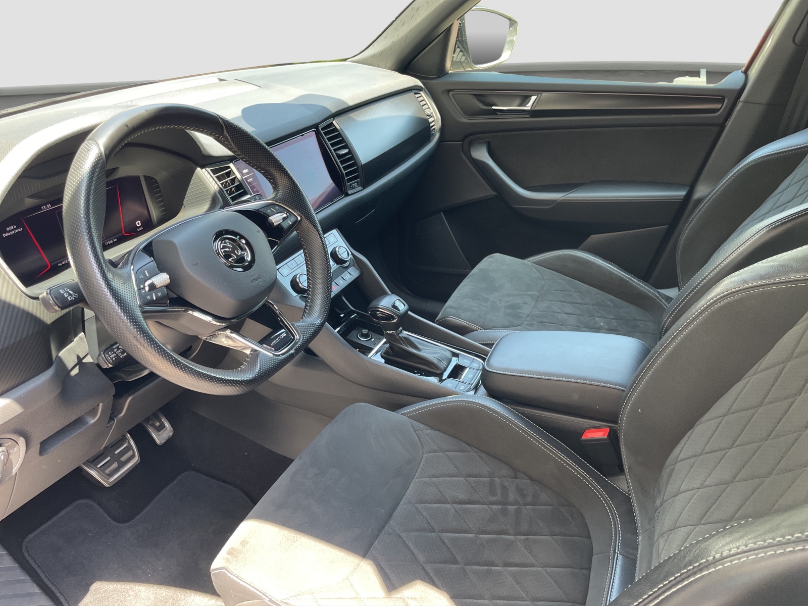 SKODA Kodiaq 2.0 TDI SCR SportLine 4x4 DSG-image-7