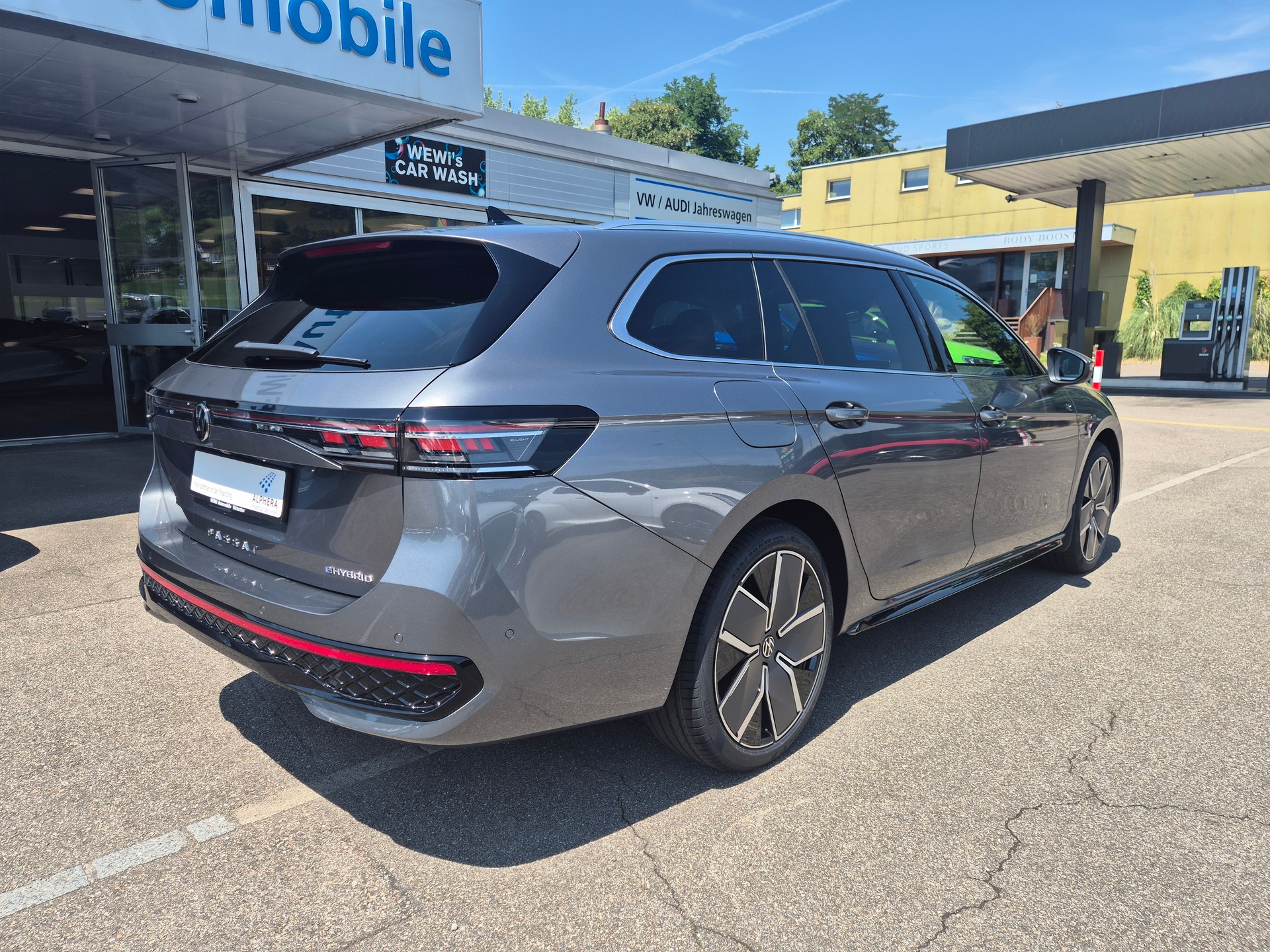VW Passat Variant 1.5 TSI evo2 Plug-In- Hybrid R-Line DSG-image-4