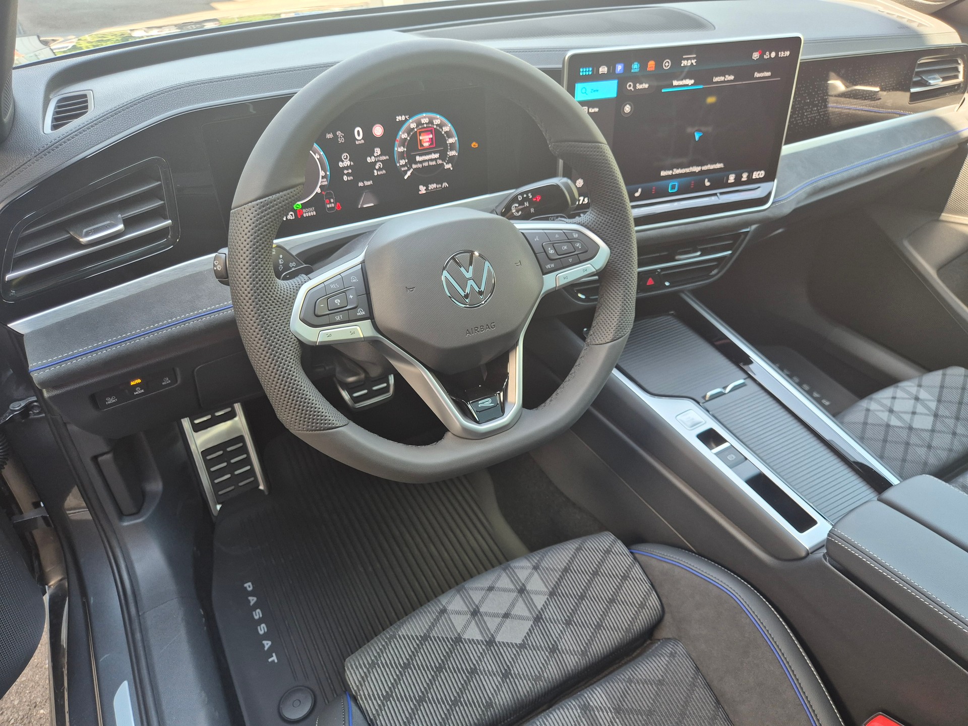 VW Passat Variant 1.5 TSI evo2 Plug-In- Hybrid R-Line DSG-image-13