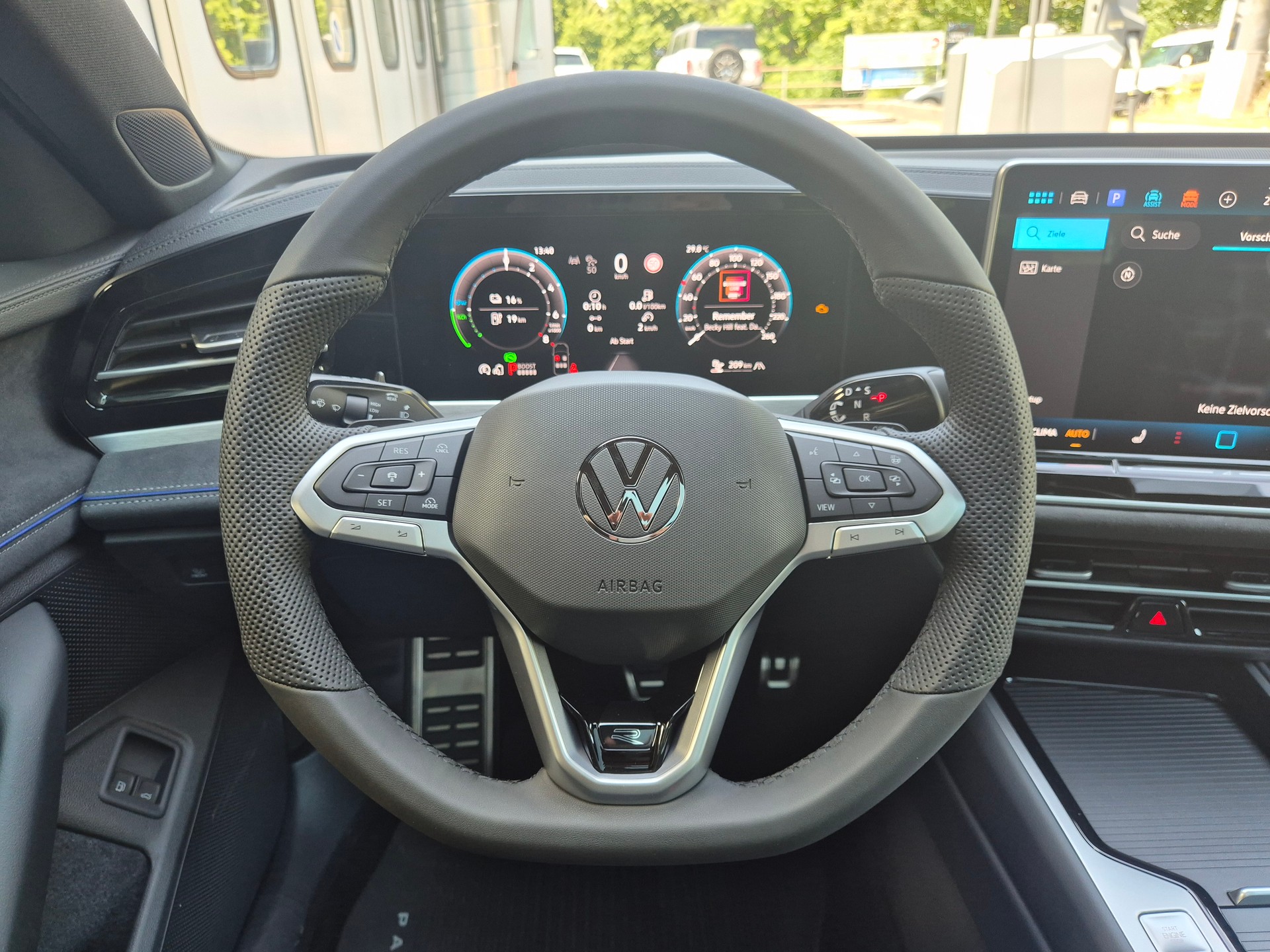 VW Passat Variant 1.5 TSI evo2 Plug-In- Hybrid R-Line DSG-image-15