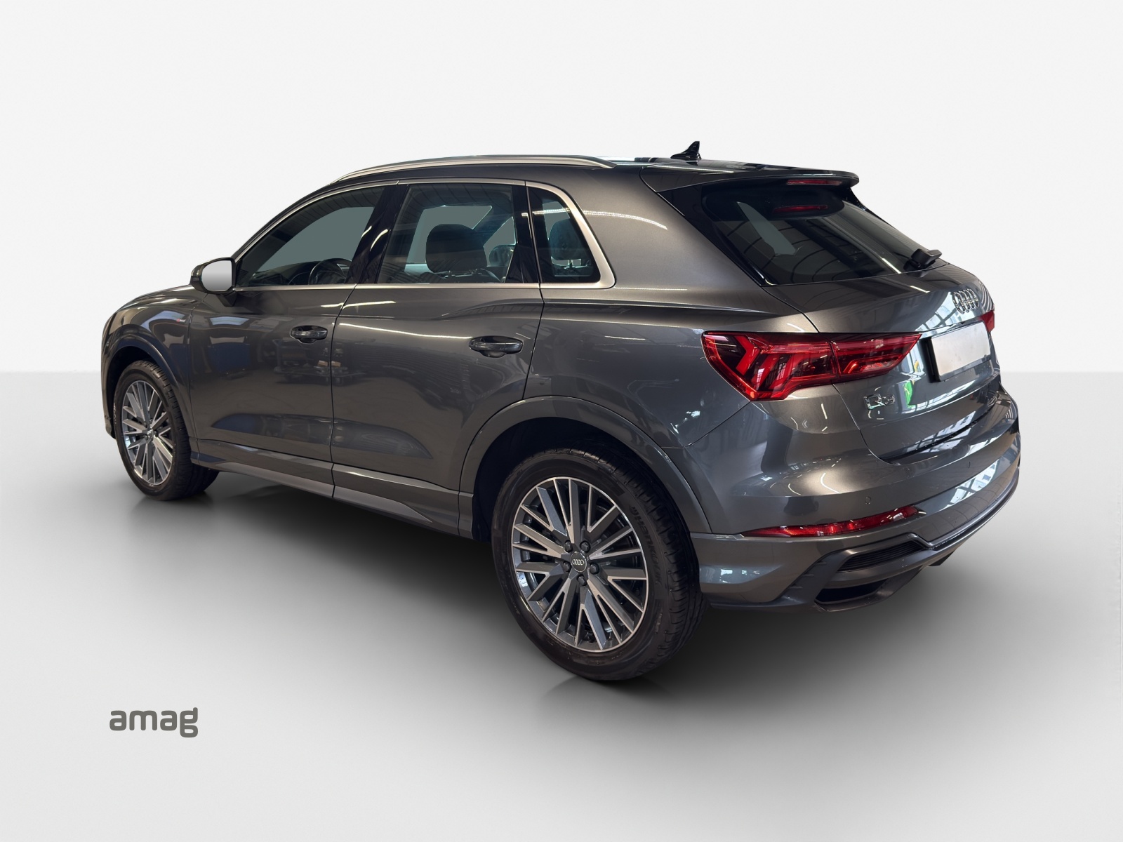 AUDI Q3 40 TFSI S line quattro S-tronic-showroom-element-2