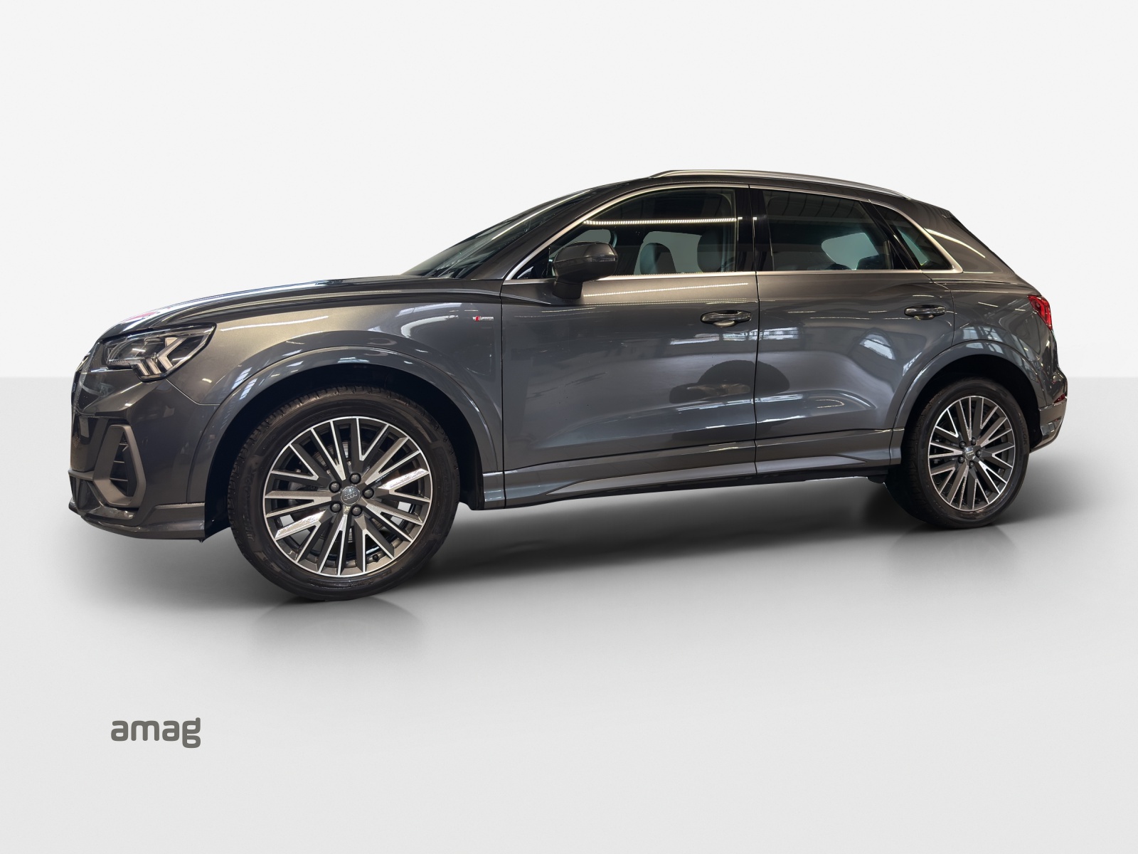 AUDI Q3 40 TFSI S line quattro S-tronic-showroom-element-1
