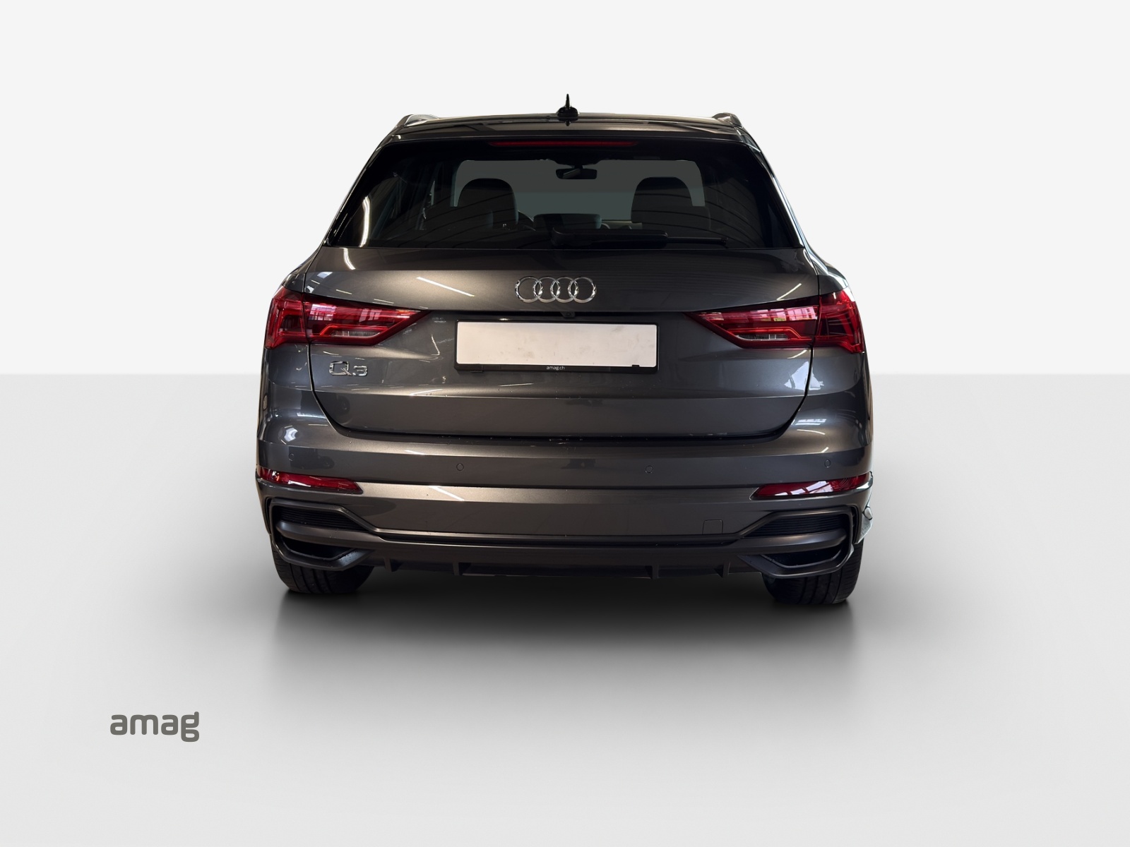 AUDI Q3 40 TFSI S line quattro S-tronic-showroom-element-3