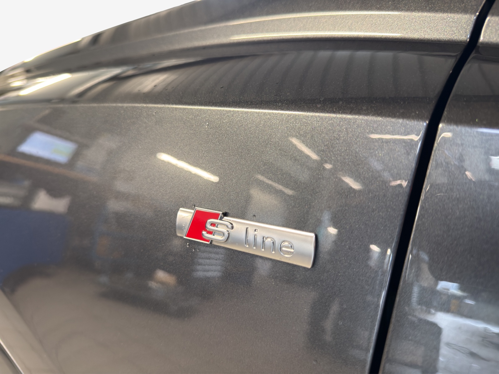 AUDI Q3 40 TFSI S line quattro S-tronic-image-15