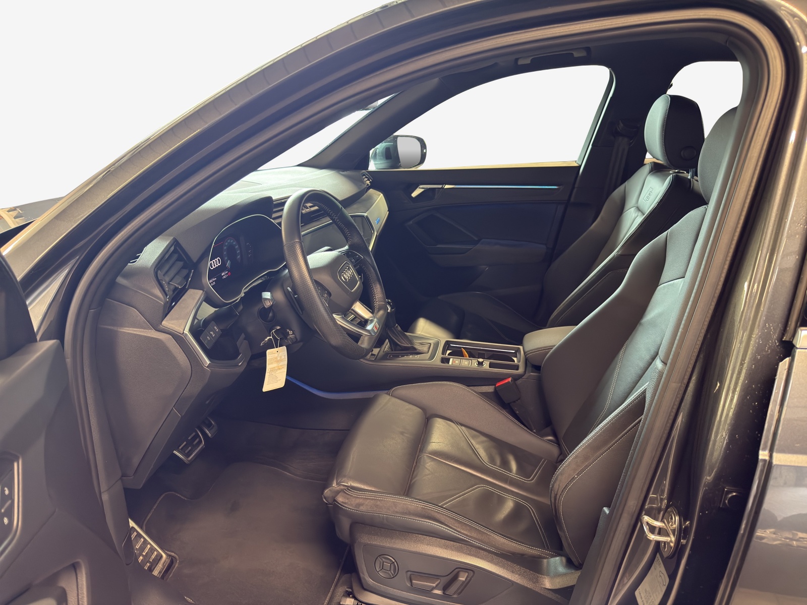 AUDI Q3 40 TFSI S line quattro S-tronic-image-7
