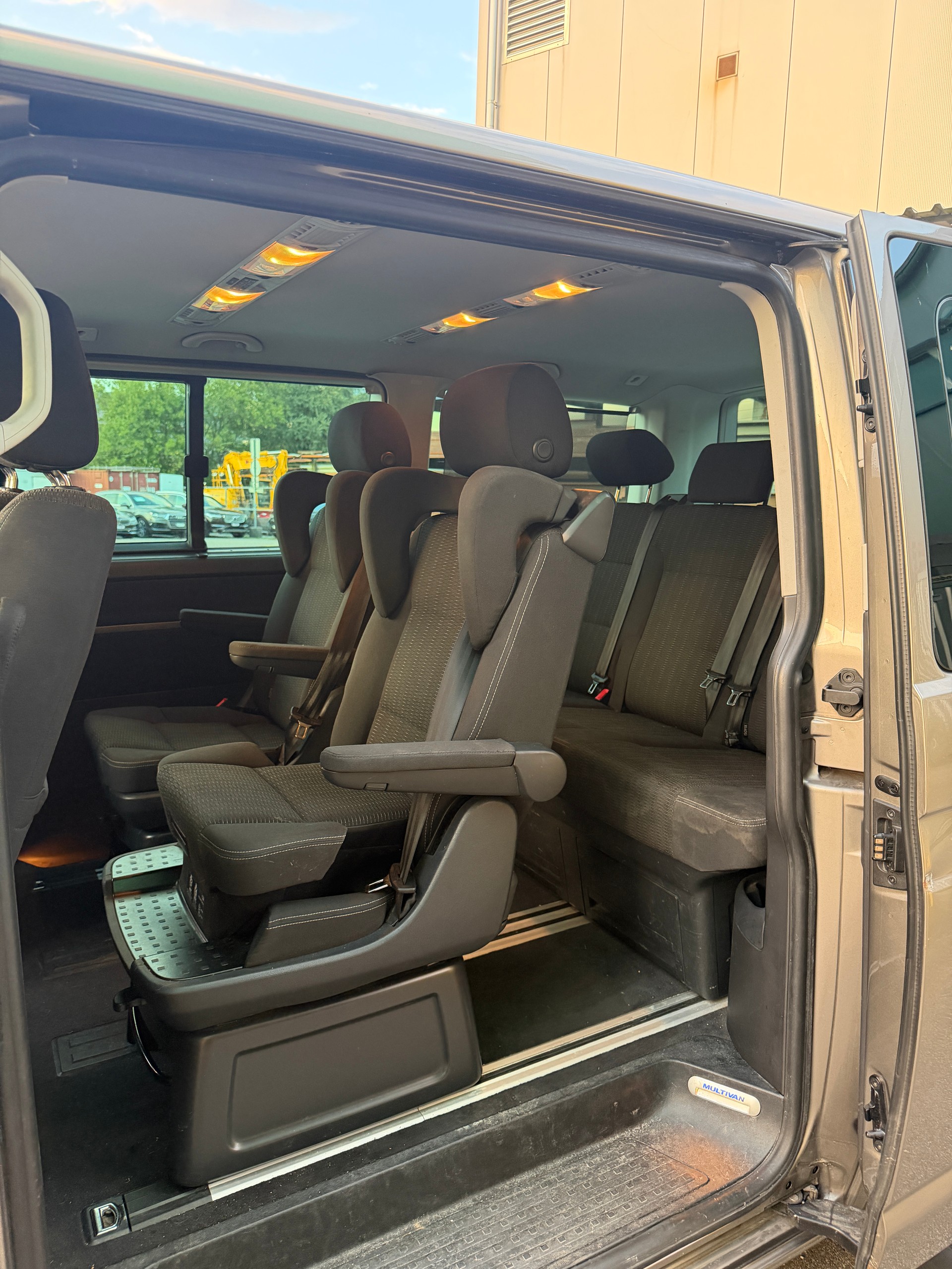 VW T6 Multivan 2.0 TDI Comfortline DSG-image-14
