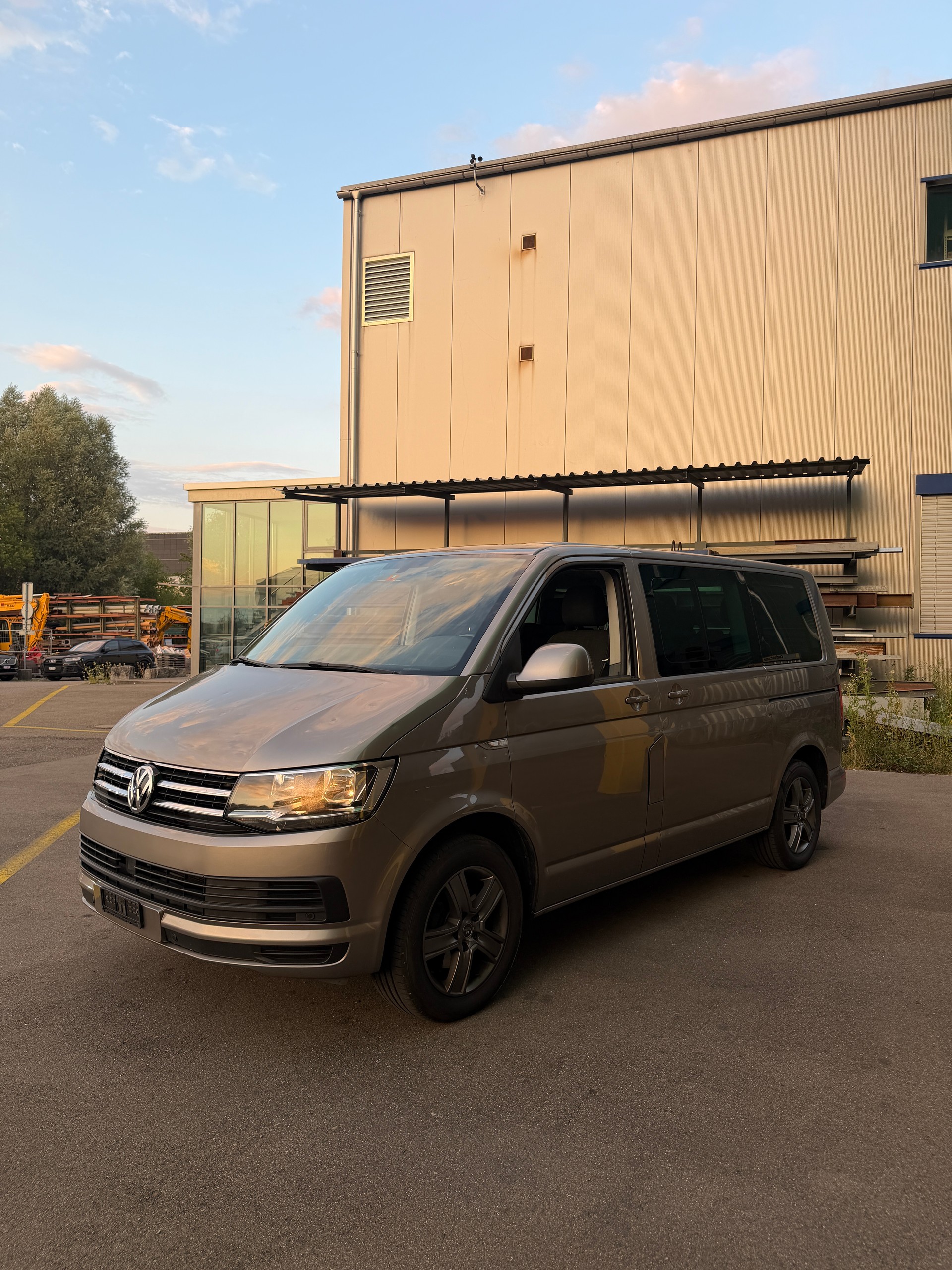 VW T6 Multivan 2.0 TDI Comfortline DSG-image-2