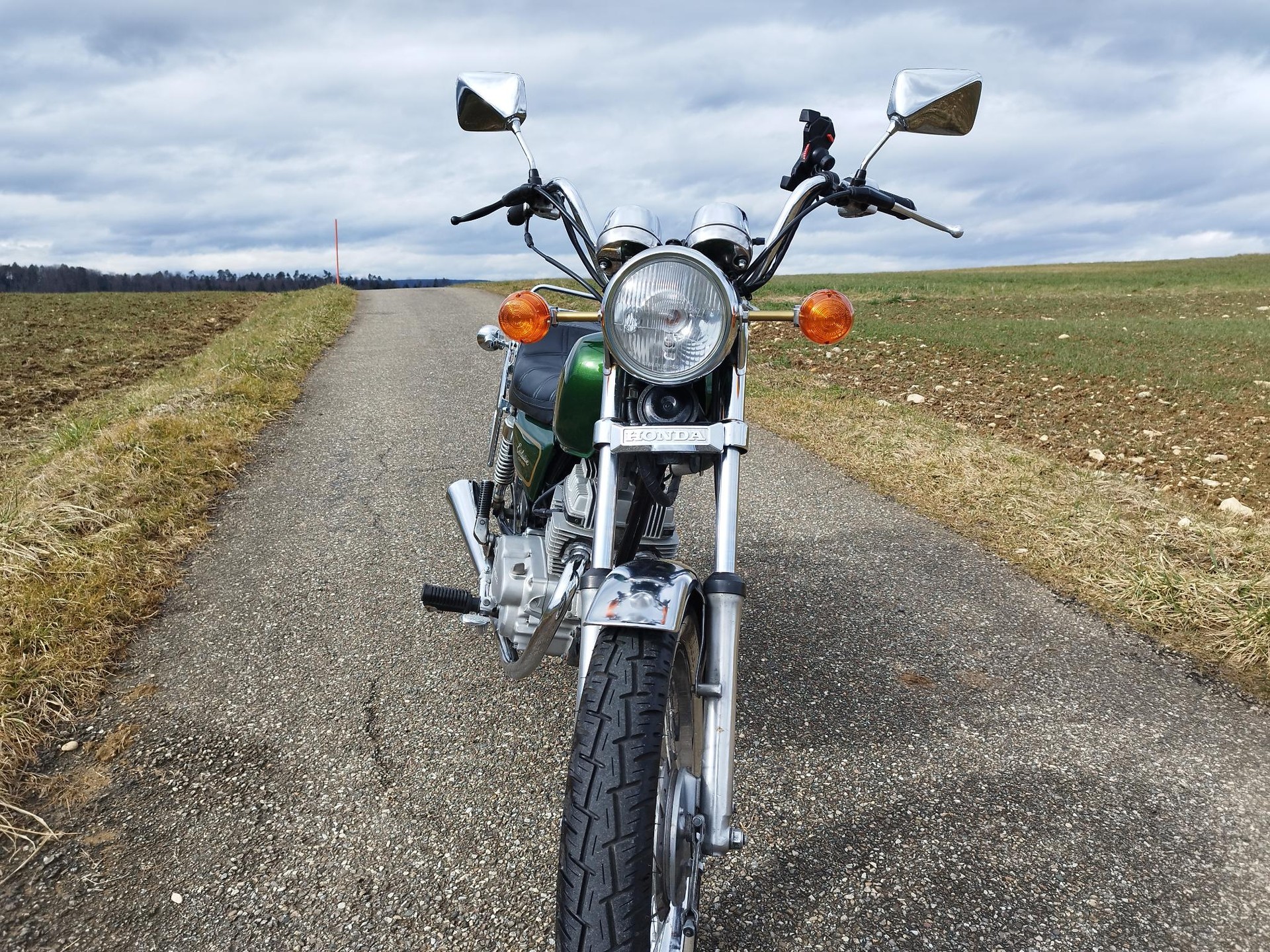 HONDA CM 125 C-showroom-element-2
