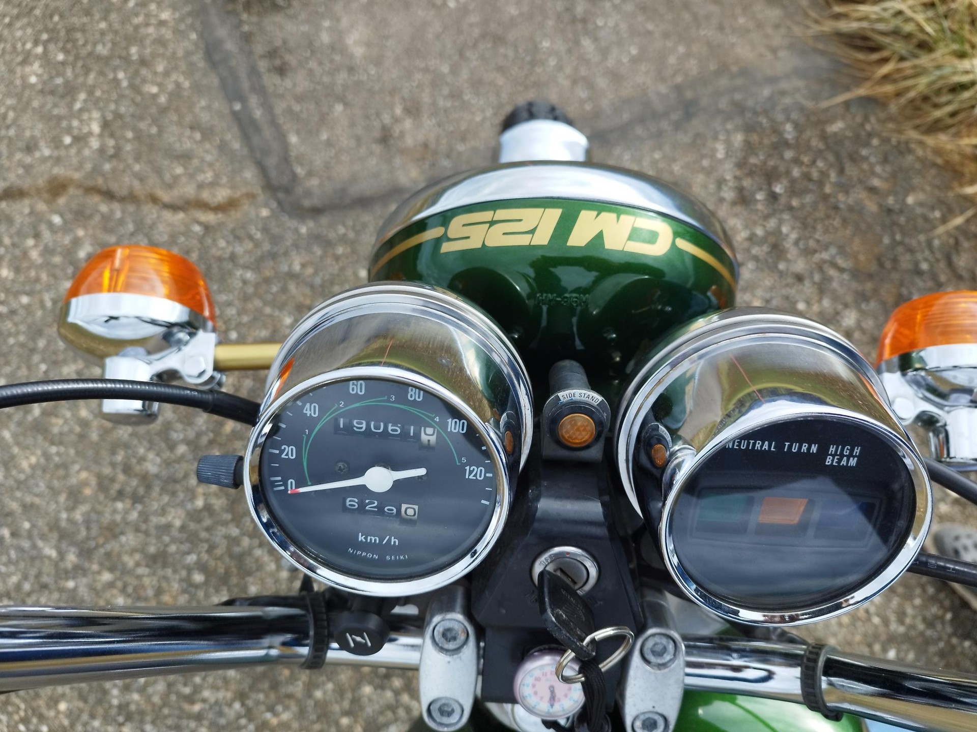 HONDA CM 125 C-showroom-element-3