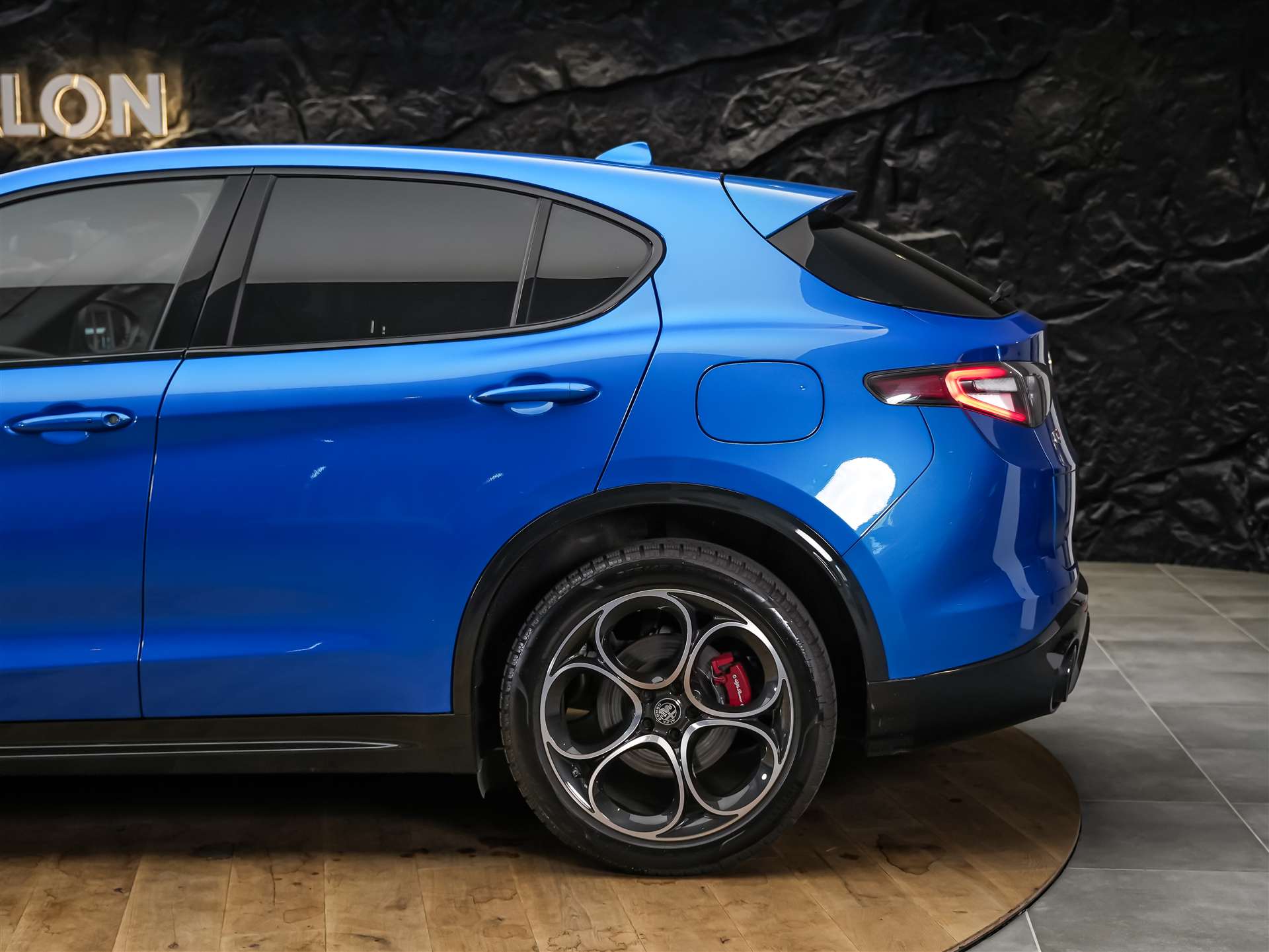 ALFA ROMEO Stelvio 2.0 Veloce Q4 AT8 *Abstandsregler*El. Sitze mit Memory*Harman/Kardon Soundsystem*-image-16