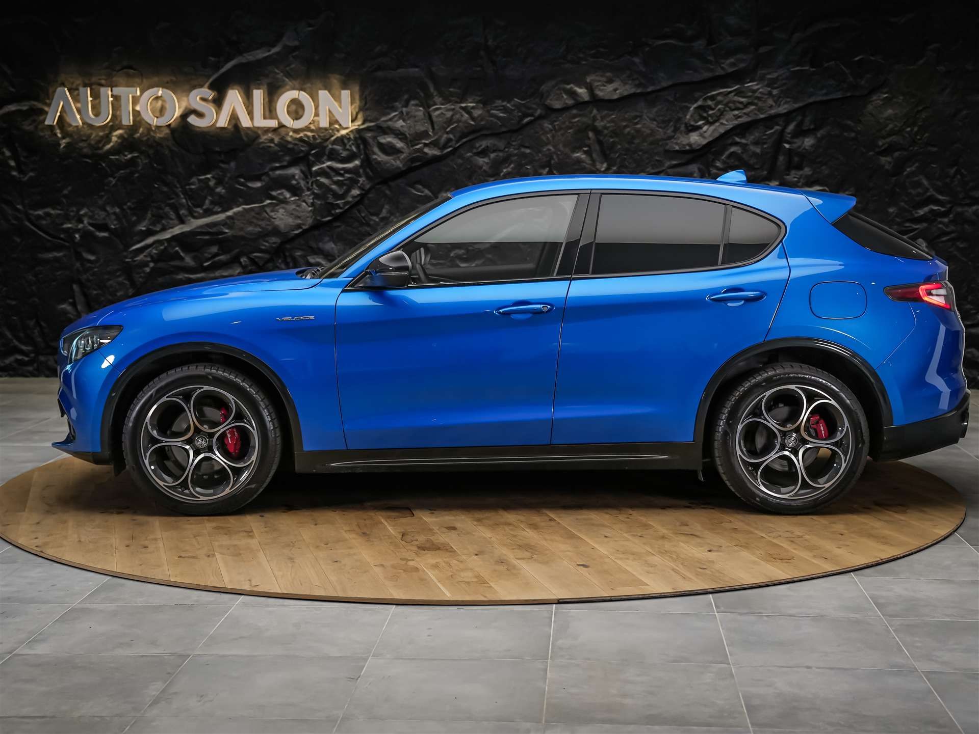 ALFA ROMEO Stelvio 2.0 Veloce Q4 AT8 *Abstandsregler*El. Sitze mit Memory*Harman/Kardon Soundsystem*-showroom-element-1