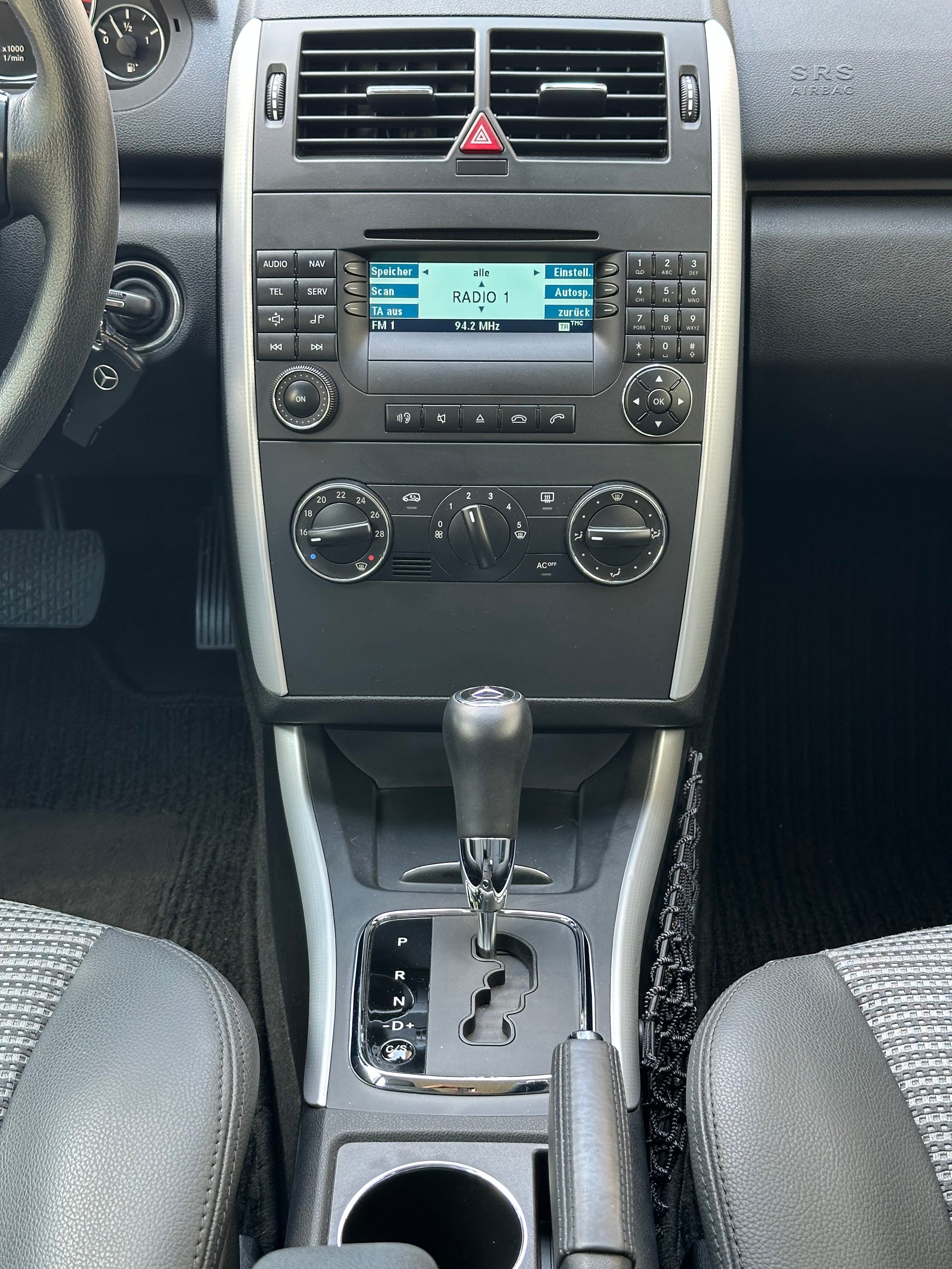 MERCEDES-BENZ A 170 Avantgarde-image-16