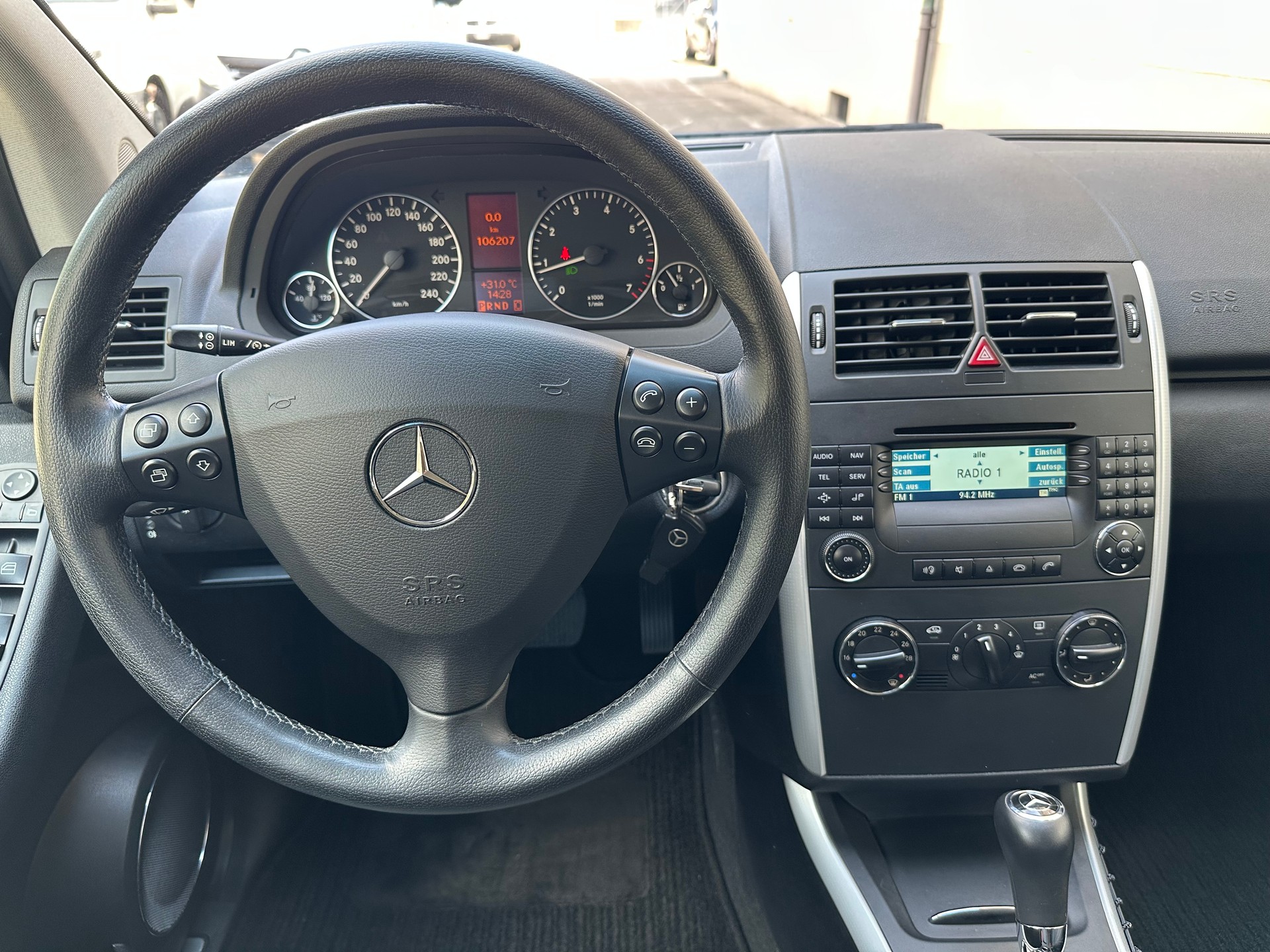 MERCEDES-BENZ A 170 Avantgarde-image-10