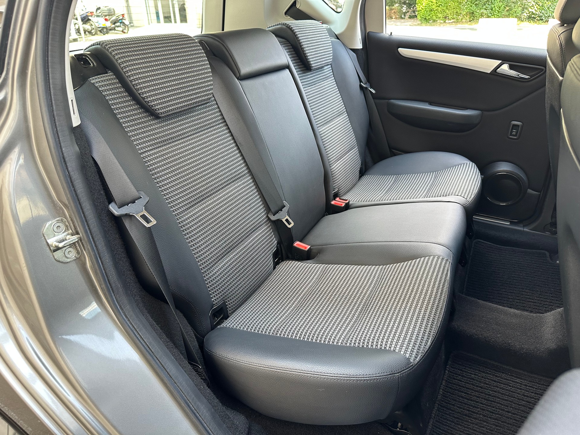 MERCEDES-BENZ A 170 Avantgarde-image-15
