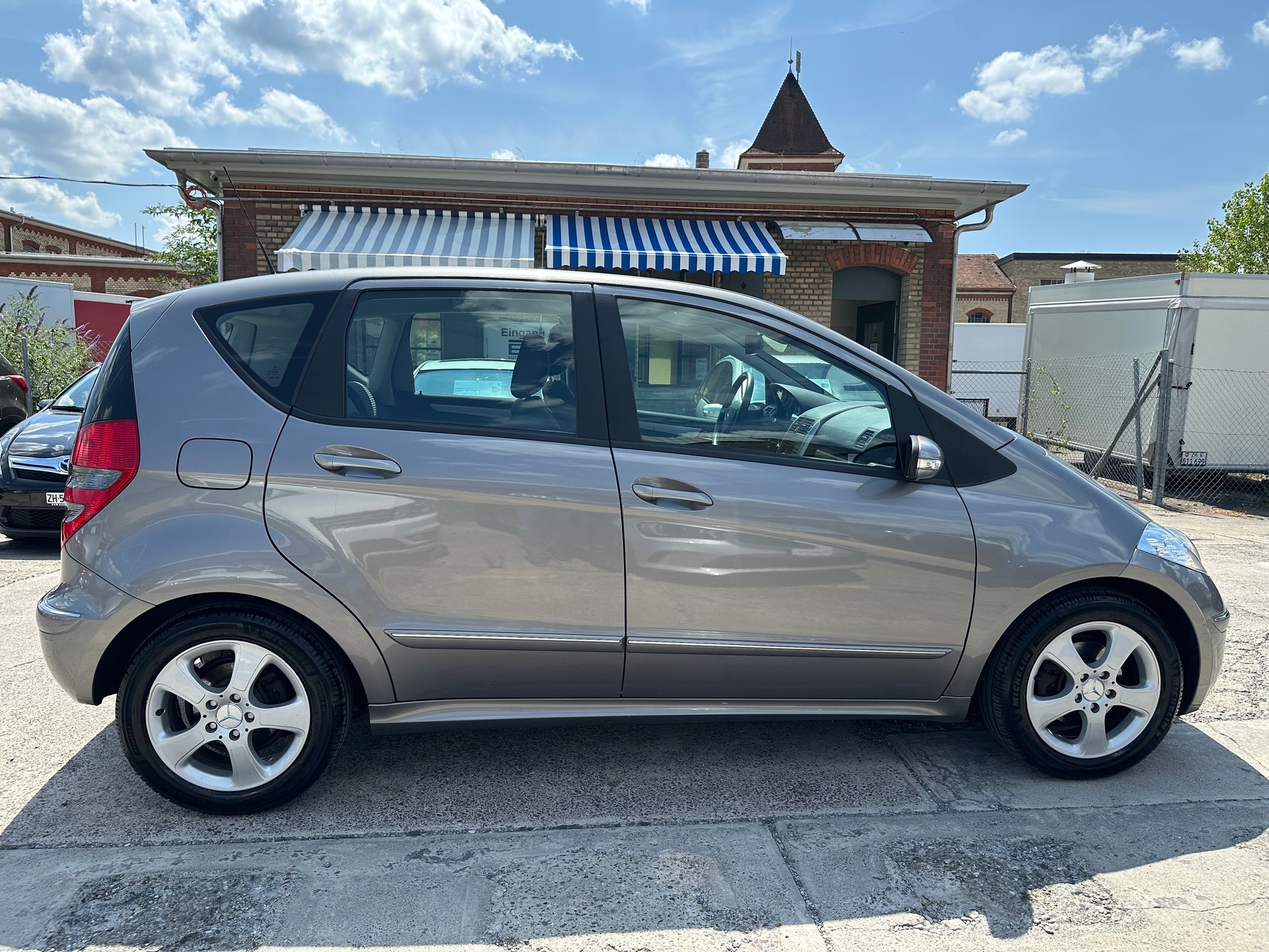 MERCEDES-BENZ A 170 Avantgarde-image-4