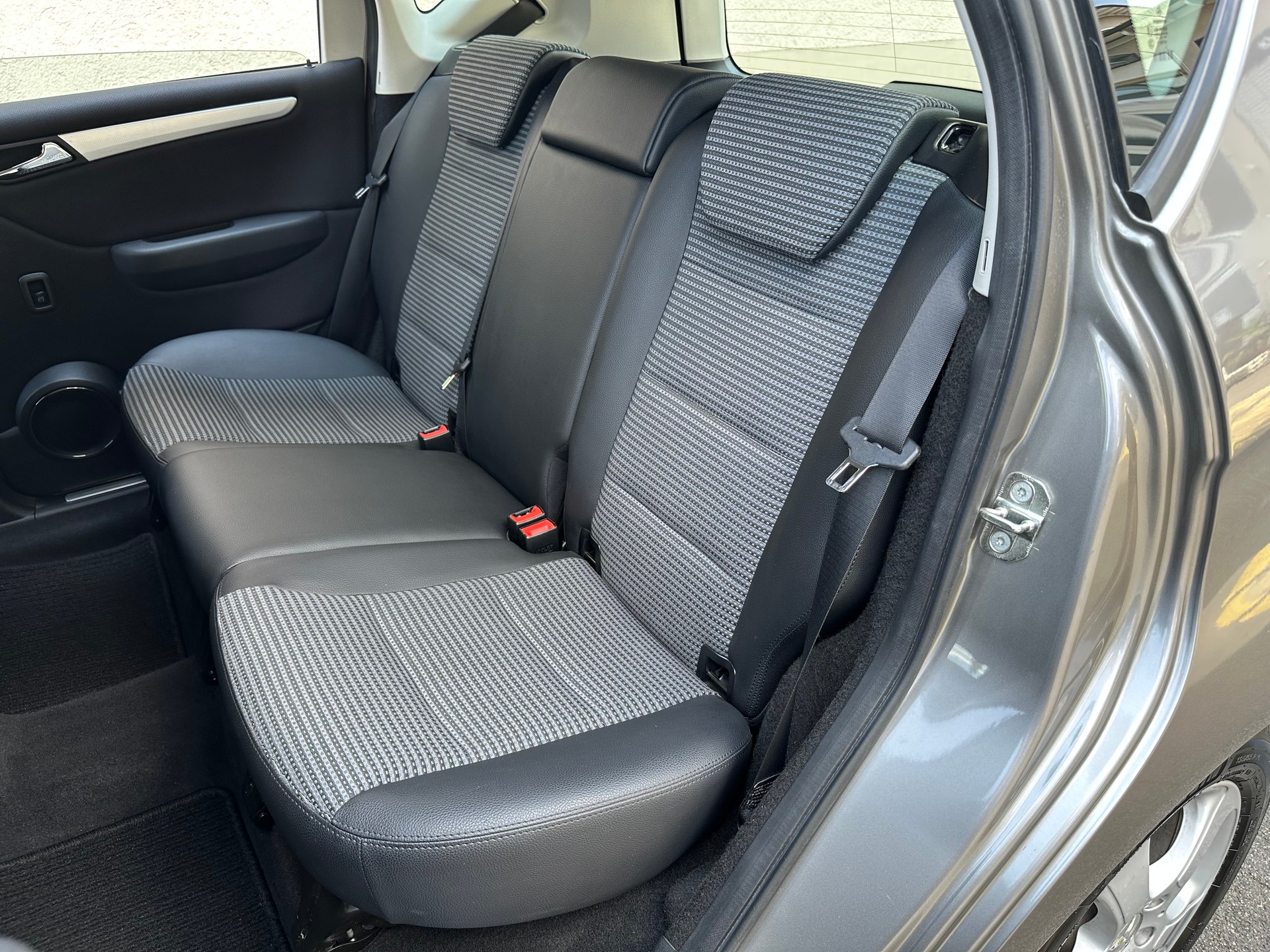 MERCEDES-BENZ A 170 Avantgarde-image-14