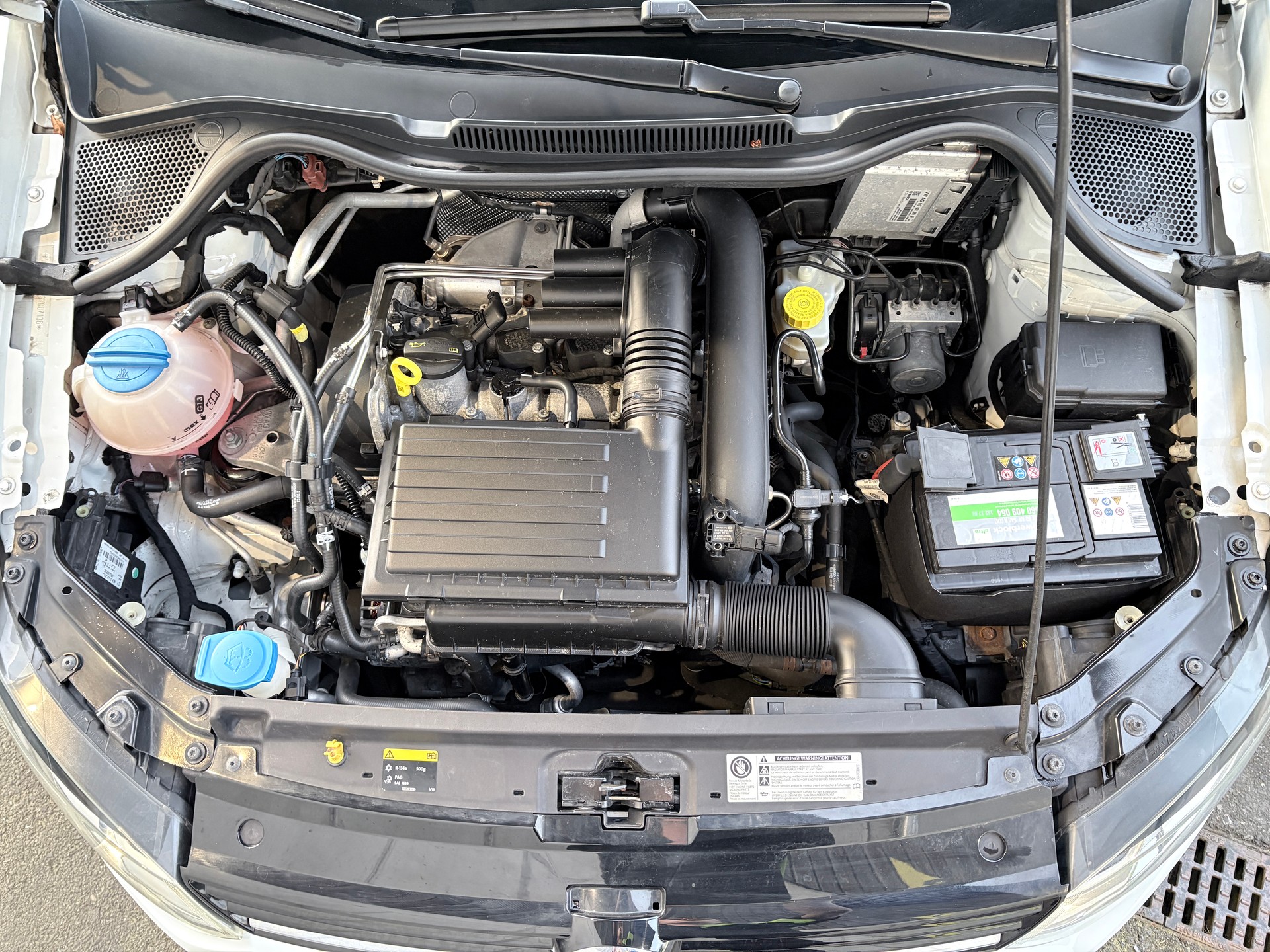 VW 1.2 TSI 90 BlueMT Lounge-image-5
