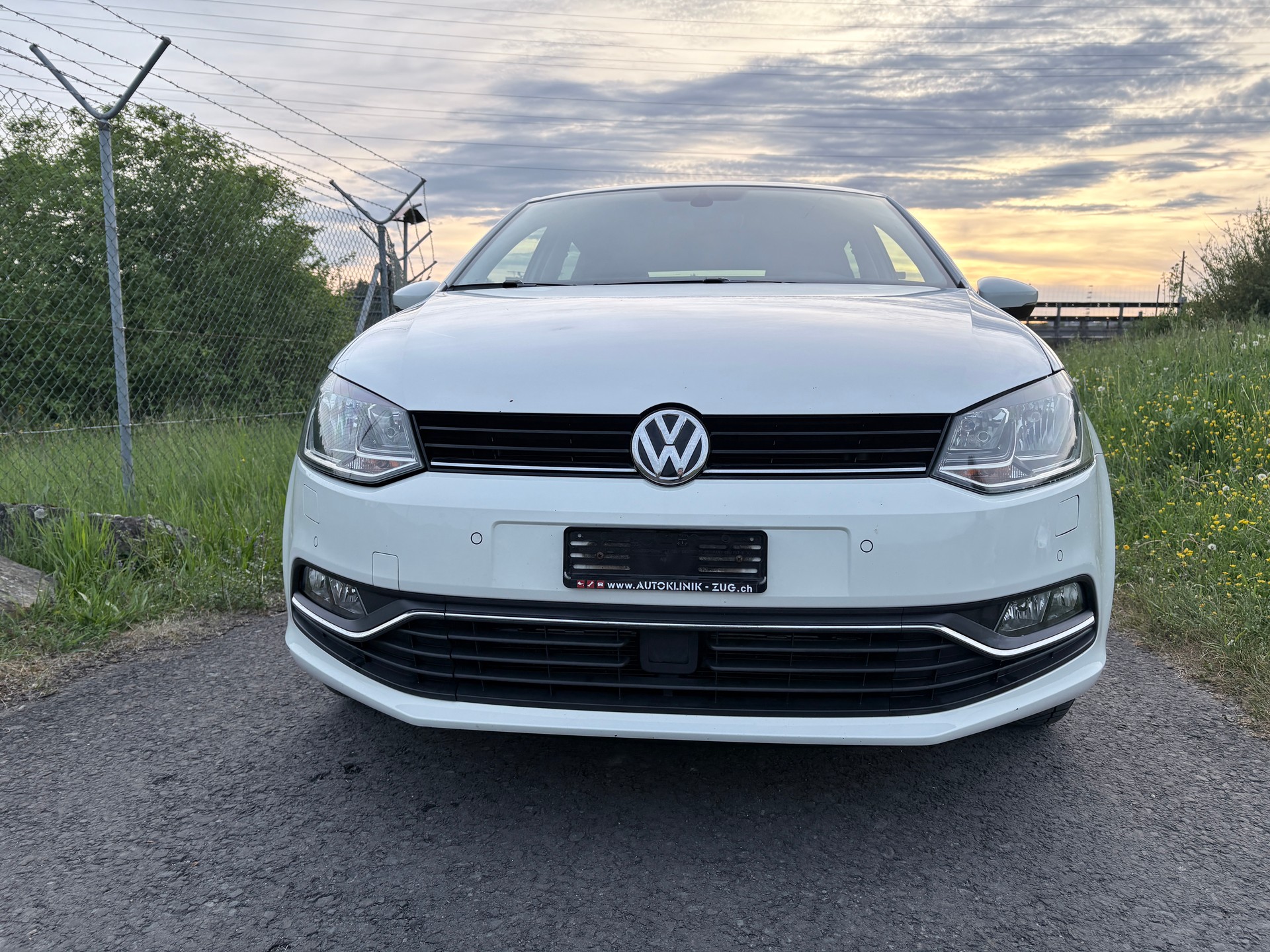 VW 1.2 TSI 90 BlueMT Lounge-image-2