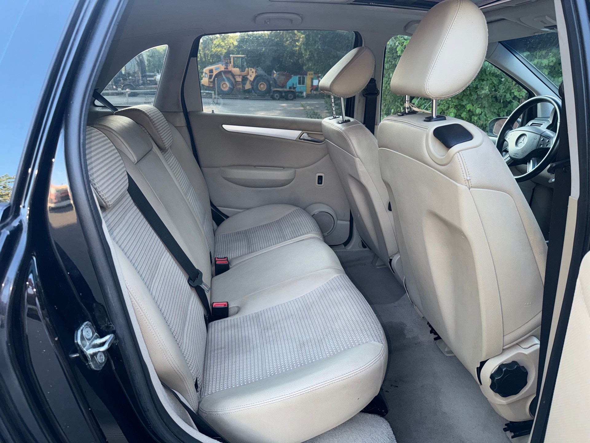 MERCEDES-BENZ B 200 T-image-10
