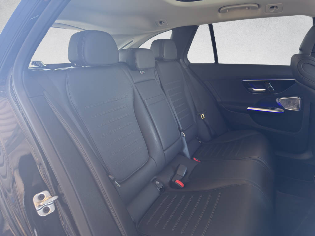 MERCEDES-BENZ C 200 AMG Line 4Matic T-Modell-image-12