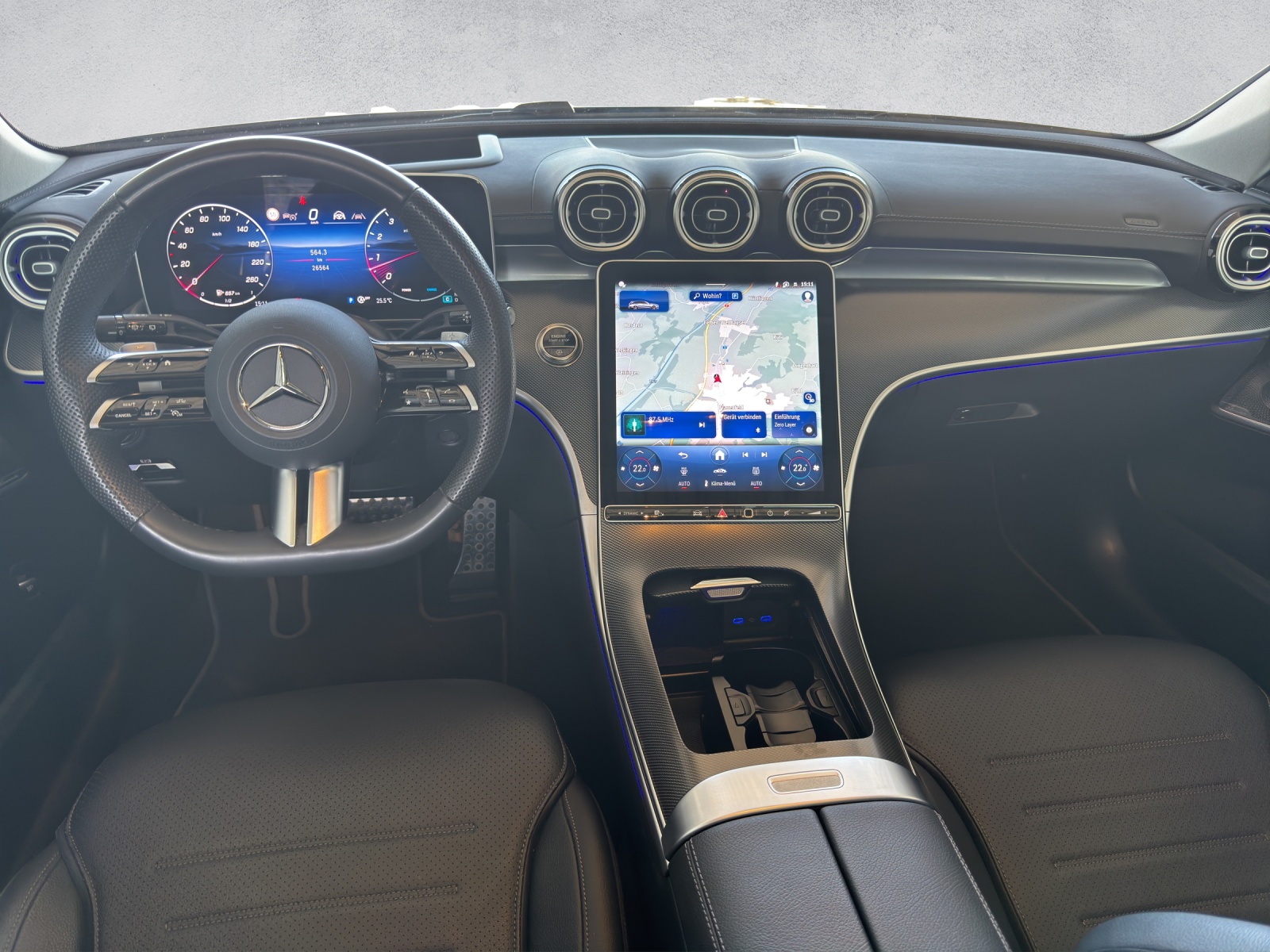 MERCEDES-BENZ C 200 AMG Line 4Matic T-Modell-image-14