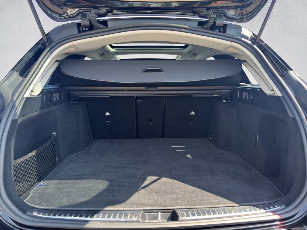 MERCEDES-BENZ C 200 AMG Line 4Matic T-Modell-image-7