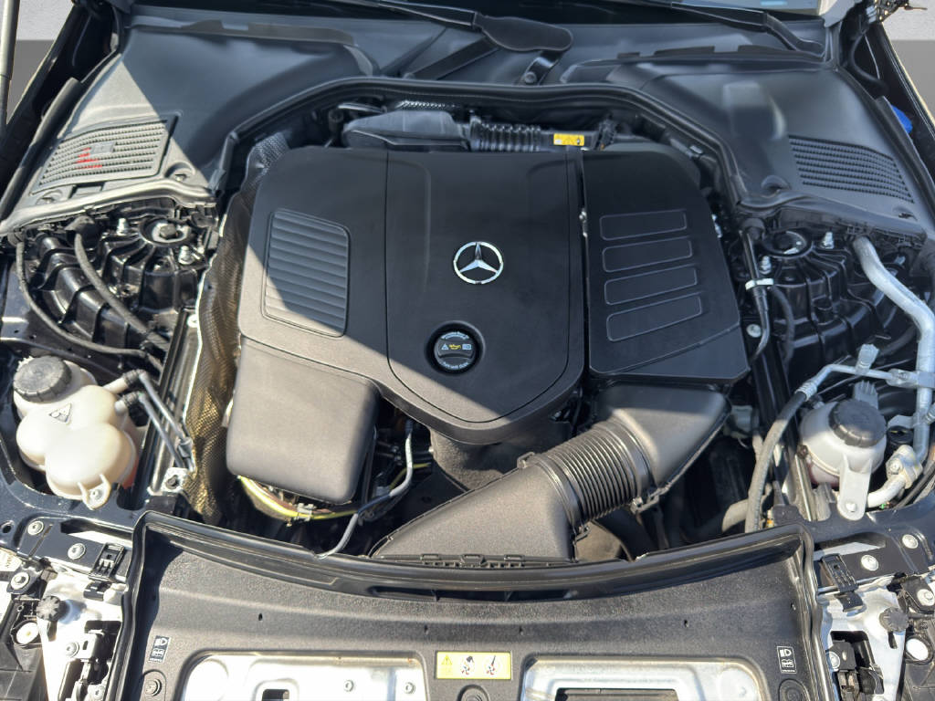 MERCEDES-BENZ C 200 AMG Line 4Matic T-Modell-image-8