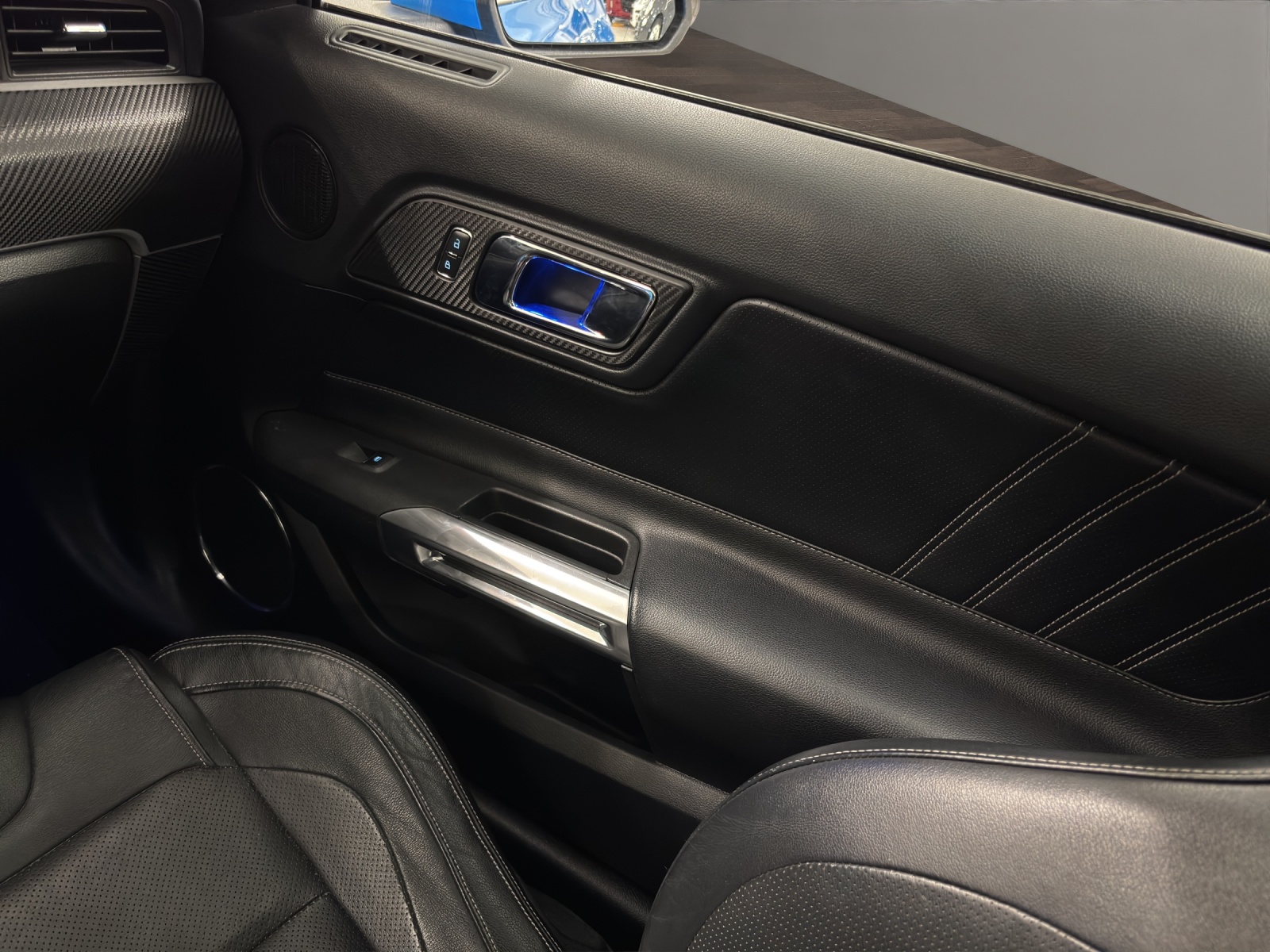 FORD Mustang Fastback 5.0 V8 GT Blue Edition Automat-image-17