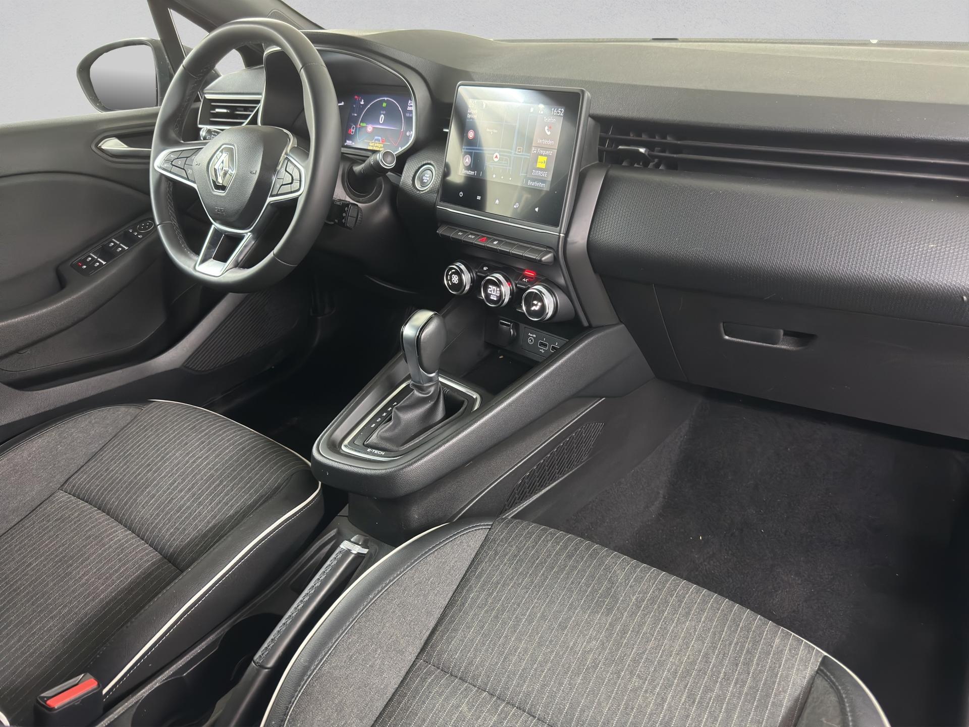 RENAULT Clio 1.6 E-Tech Intens-image-26