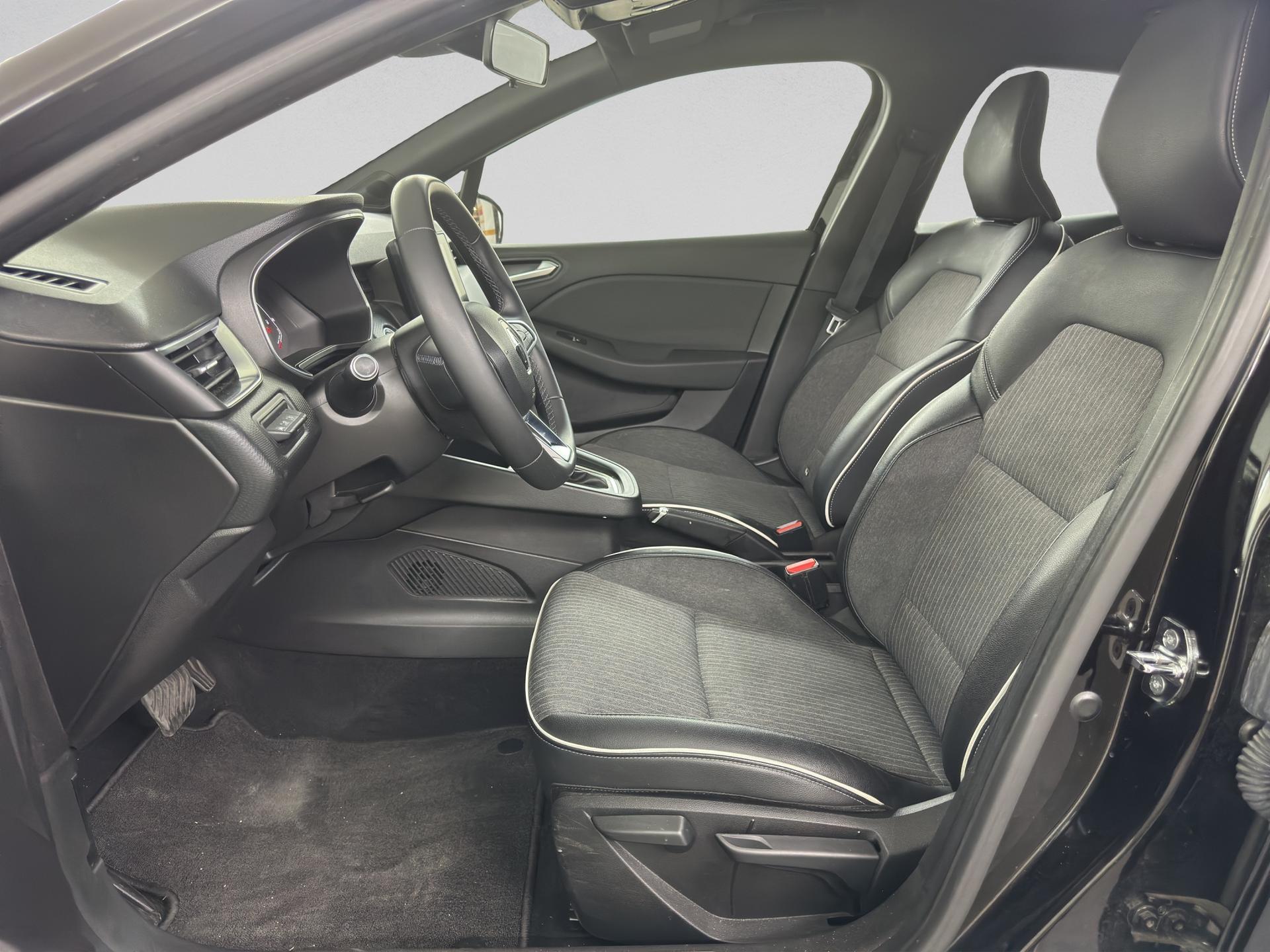 RENAULT Clio 1.6 E-Tech Intens-image-8