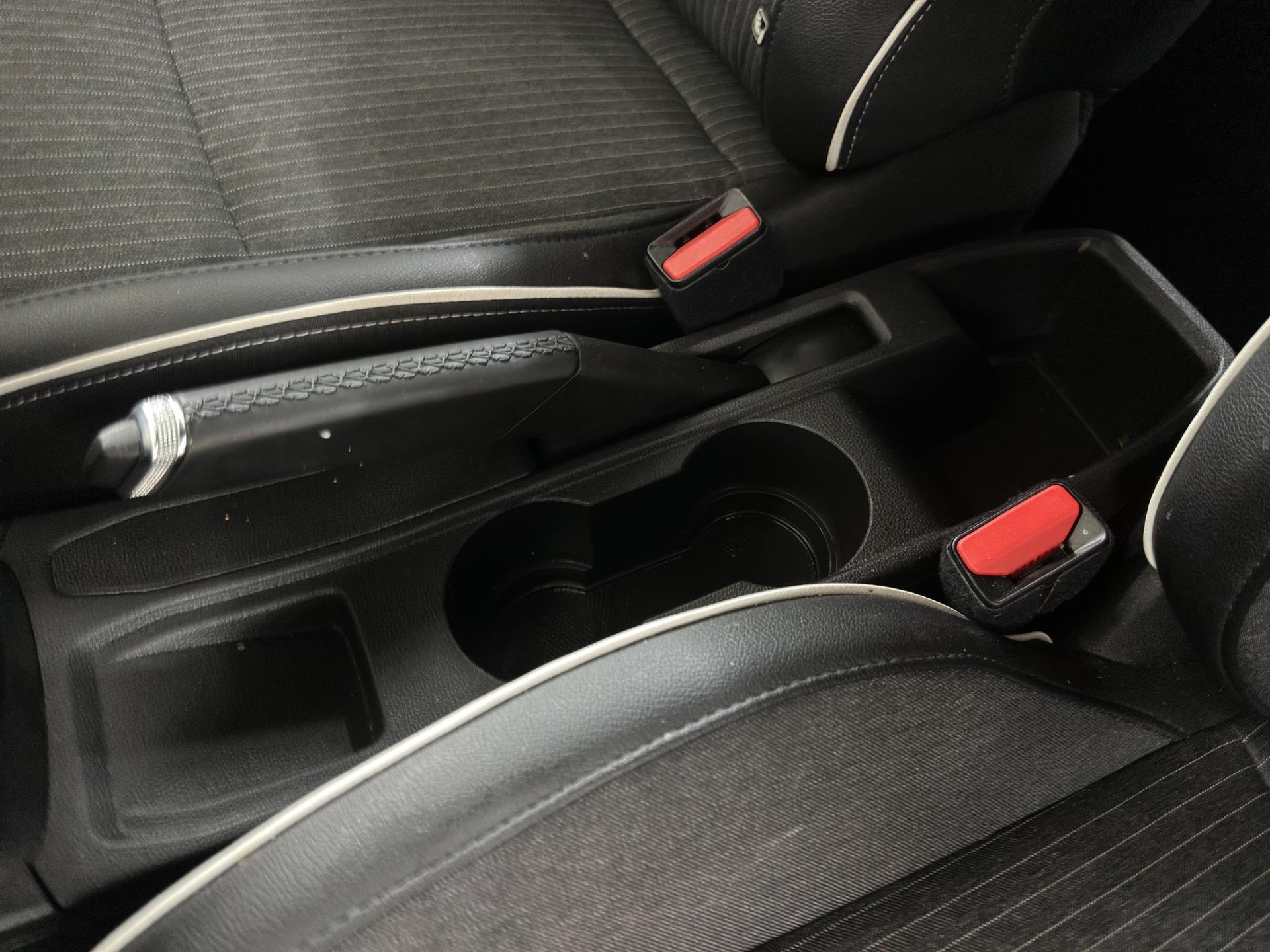 RENAULT Clio 1.6 E-Tech Intens-image-23