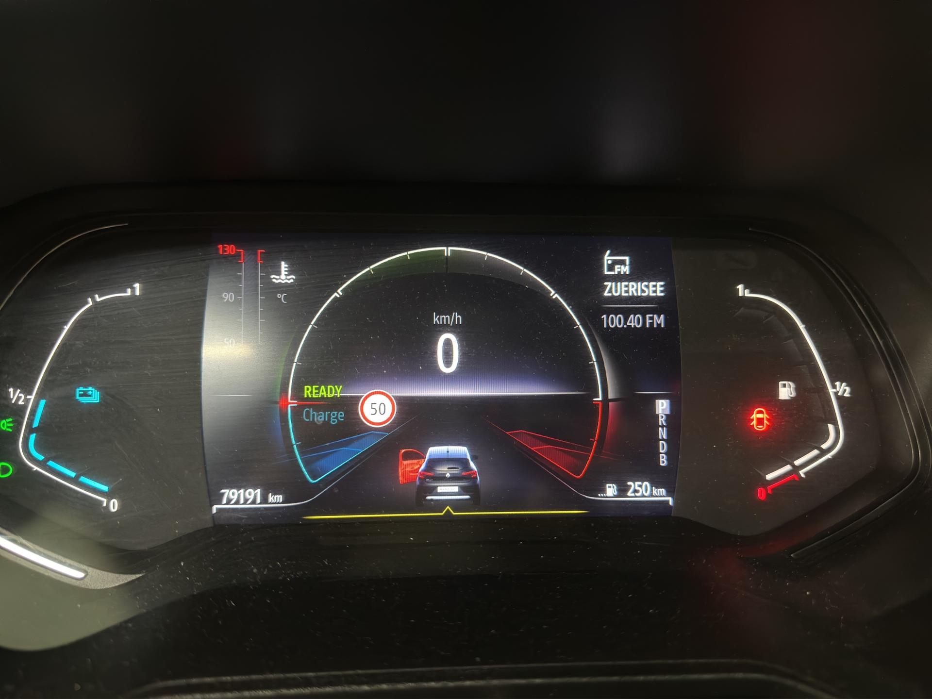 RENAULT Clio 1.6 E-Tech Intens-image-11